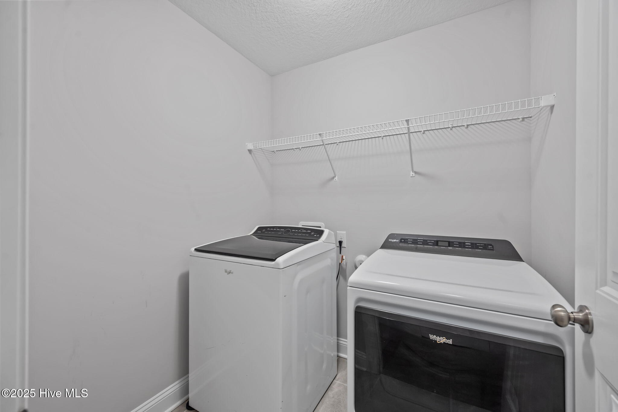 100546681 | Photo 36