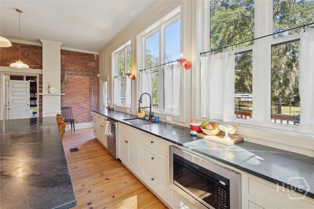 Kitchen (downstairs addition) viewed from right