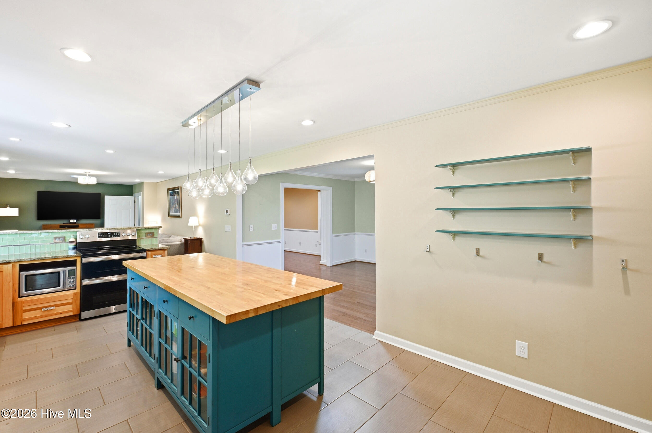 100570431 | Photo 22