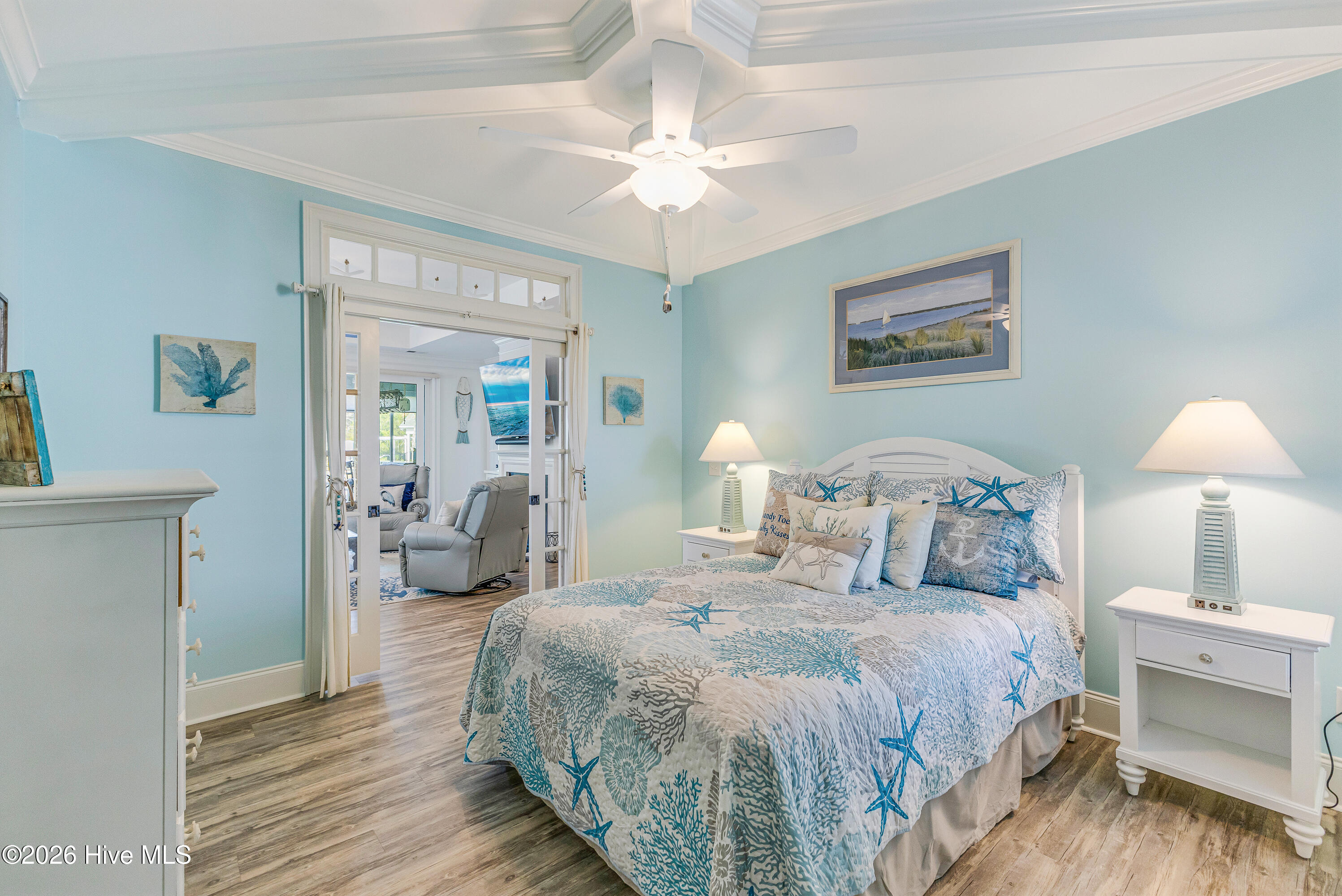 100566164 | Photo 24