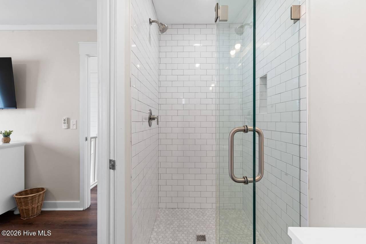 100556593 | Photo 47