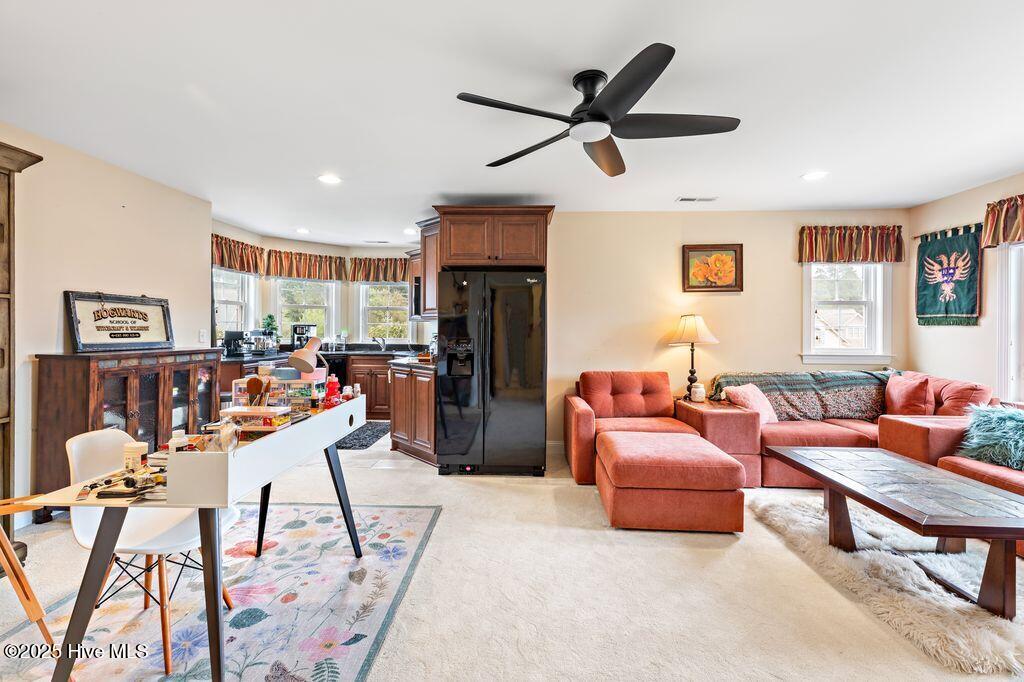 100534476 | Photo 33