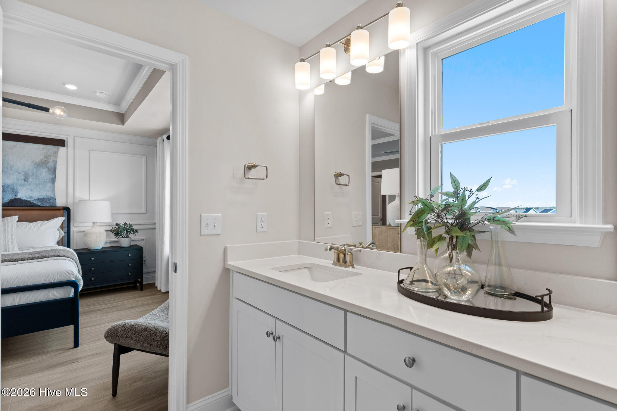 100560253 | Photo 28