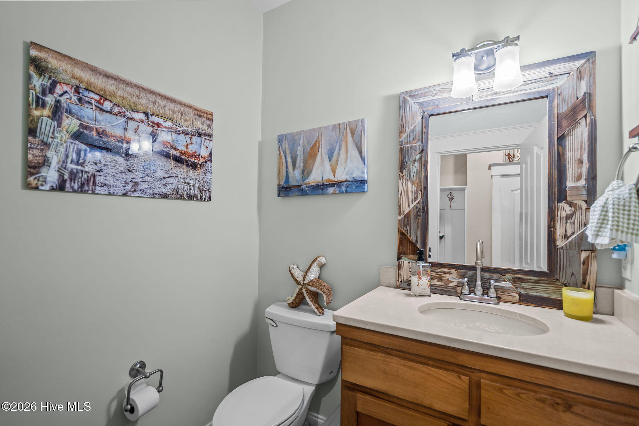 100555800 | Photo 33