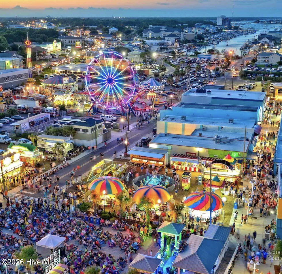 100561772 | Photo 49