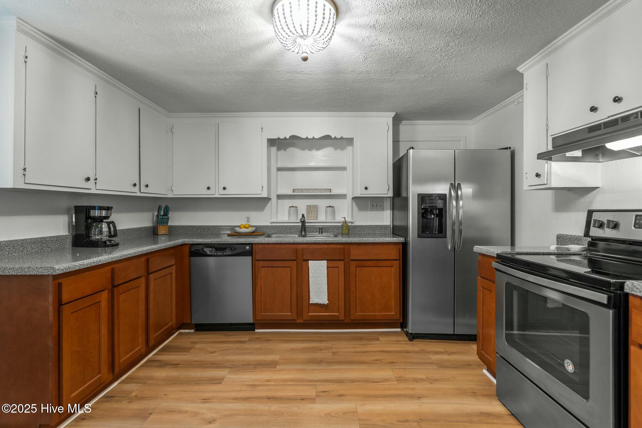 100503107 | Photo 14