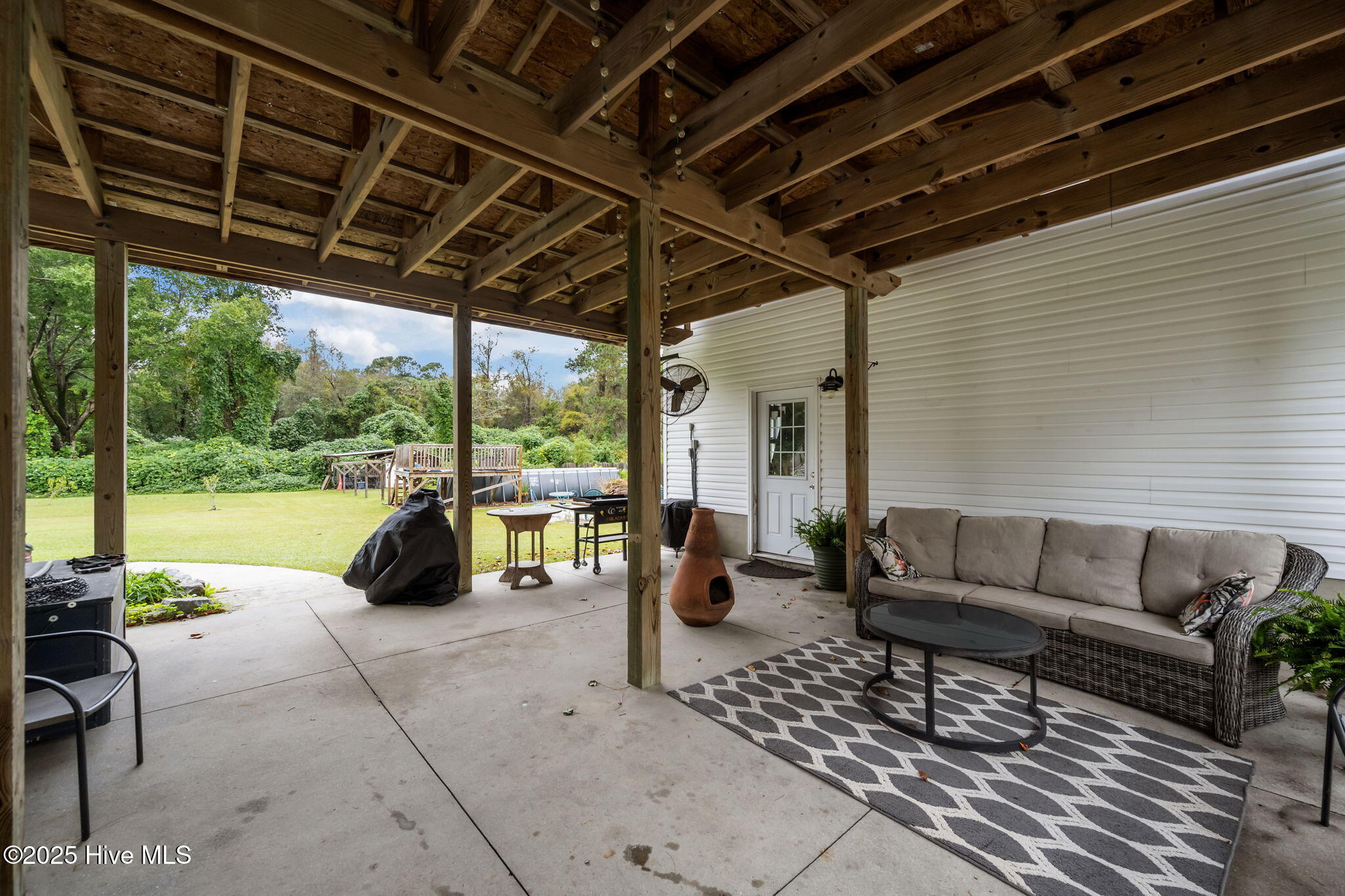 100537137 | Photo 43