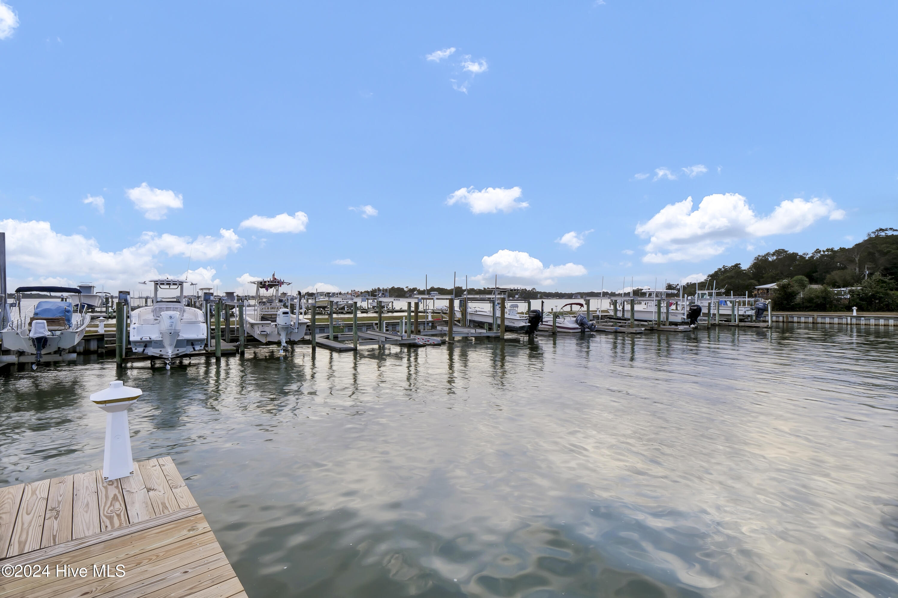 100475376 | Photo 57