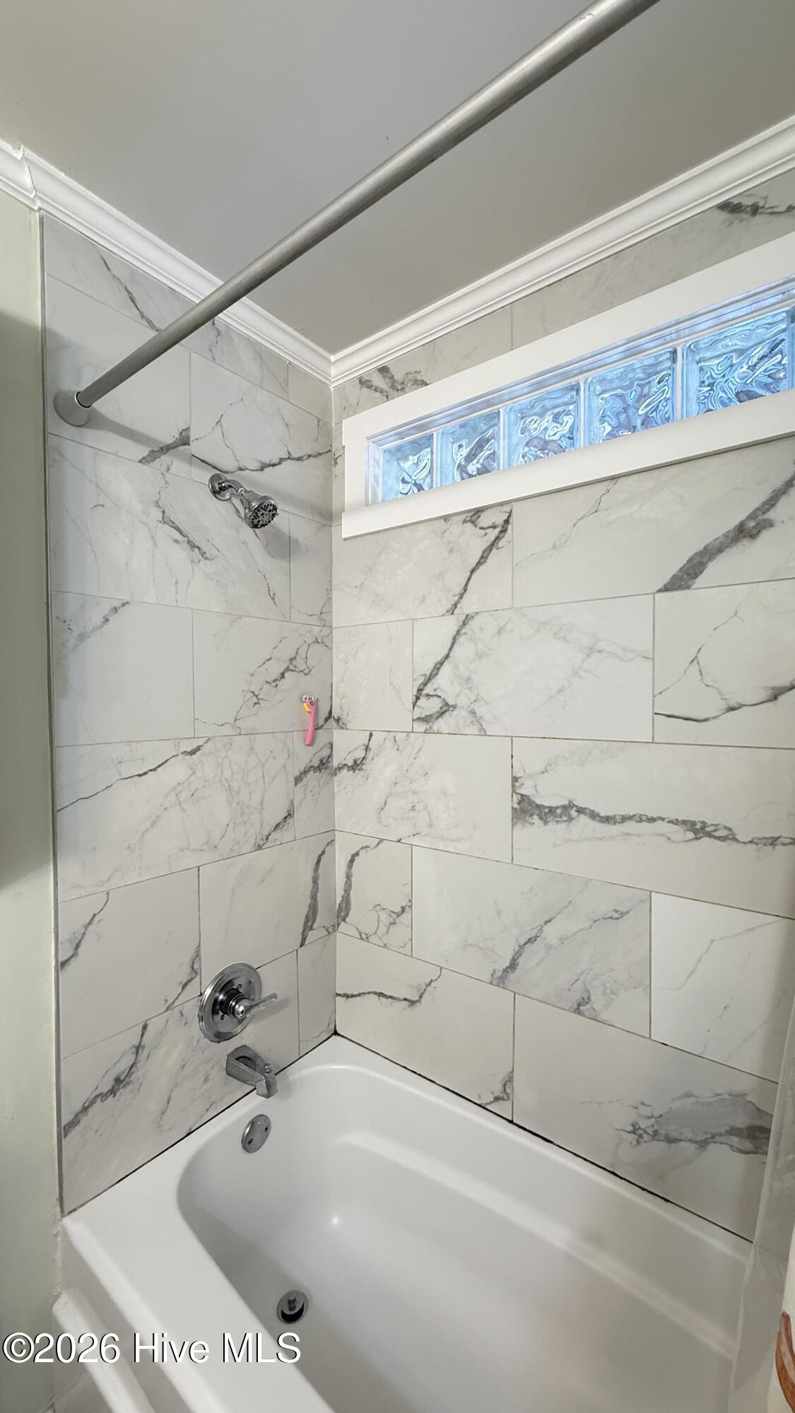 100556908 | Photo 15