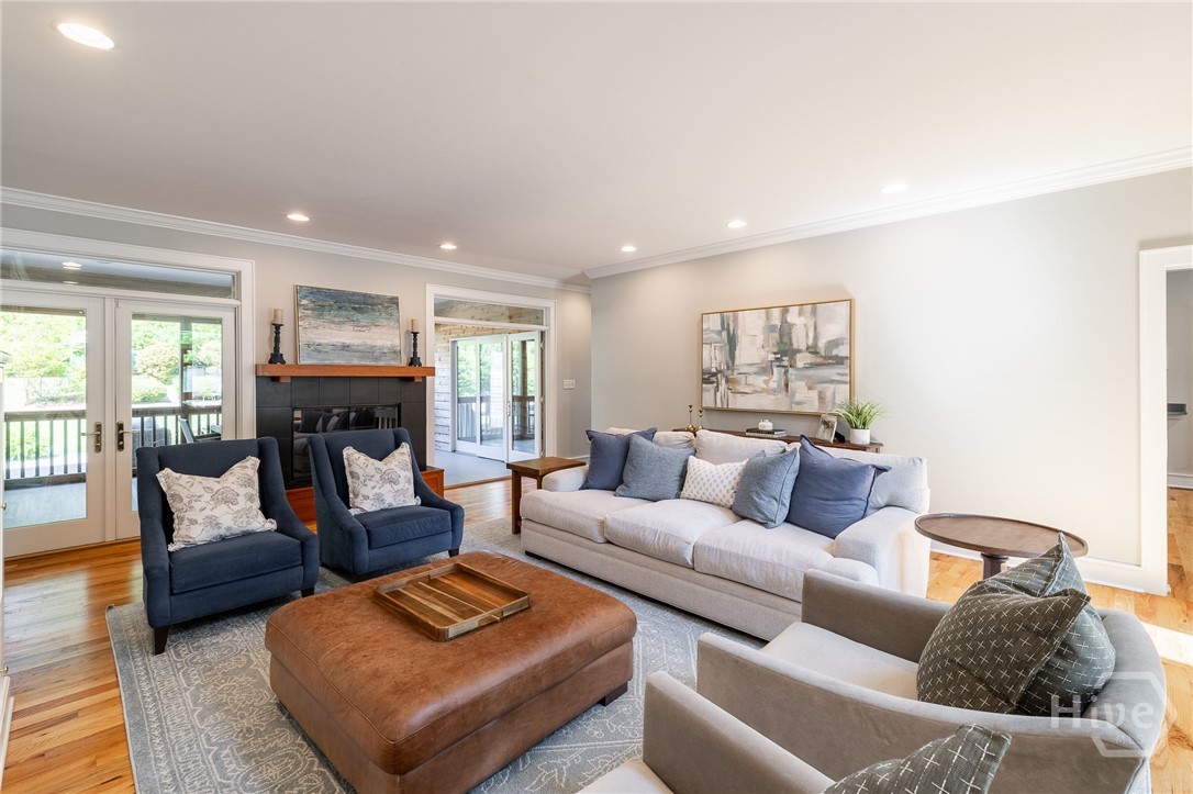 385 Woodward Way