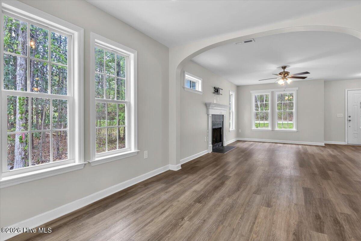 100565952 | Photo 10