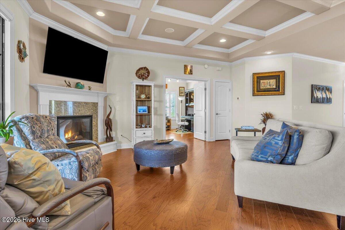 100553917 | Photo 11