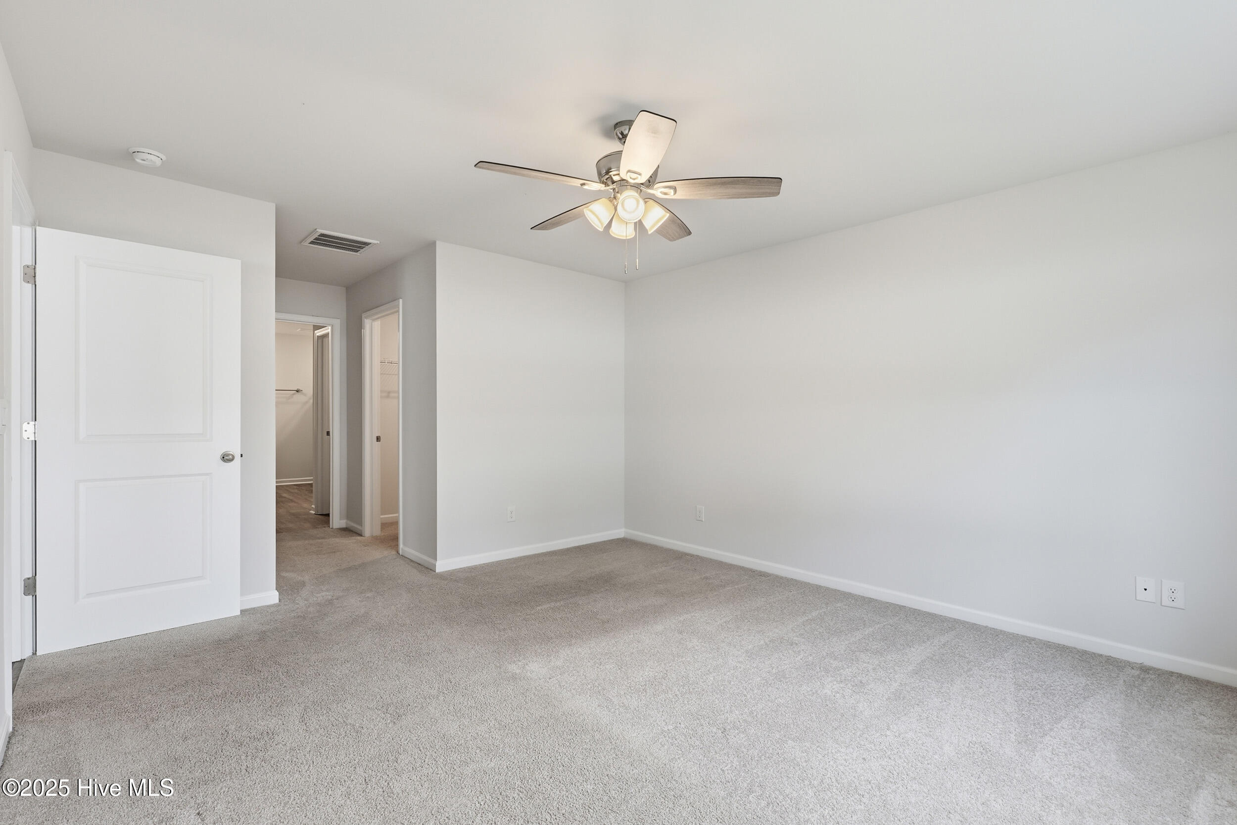 100543027 | Photo 18