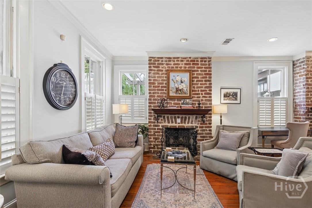 Photo 3 of Single family home for sale at 439 Abercorn St, Savannah, GA 31401 | MLS# SA364308 | Listing updated on 2026-09-13