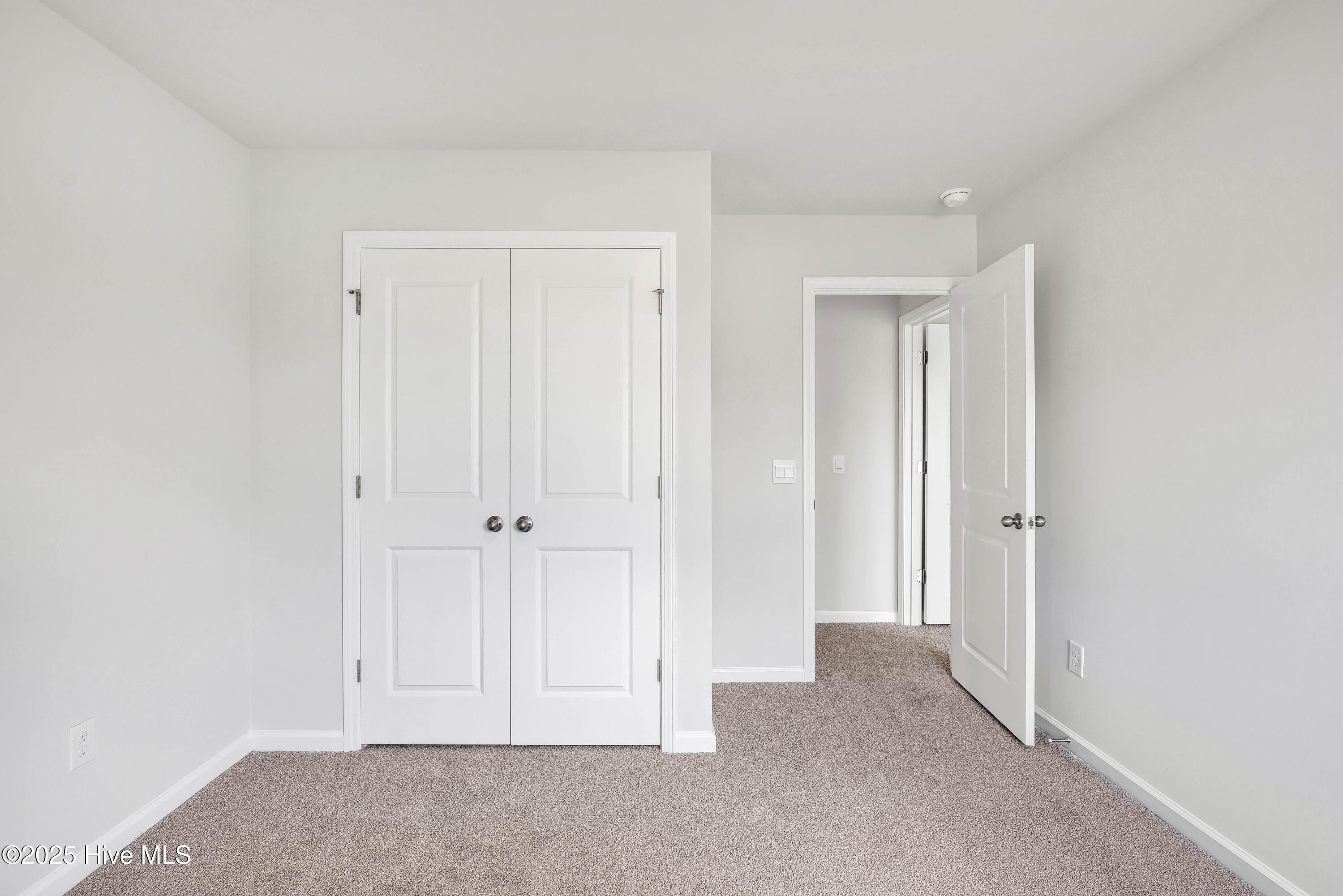 100518882 | Photo 18