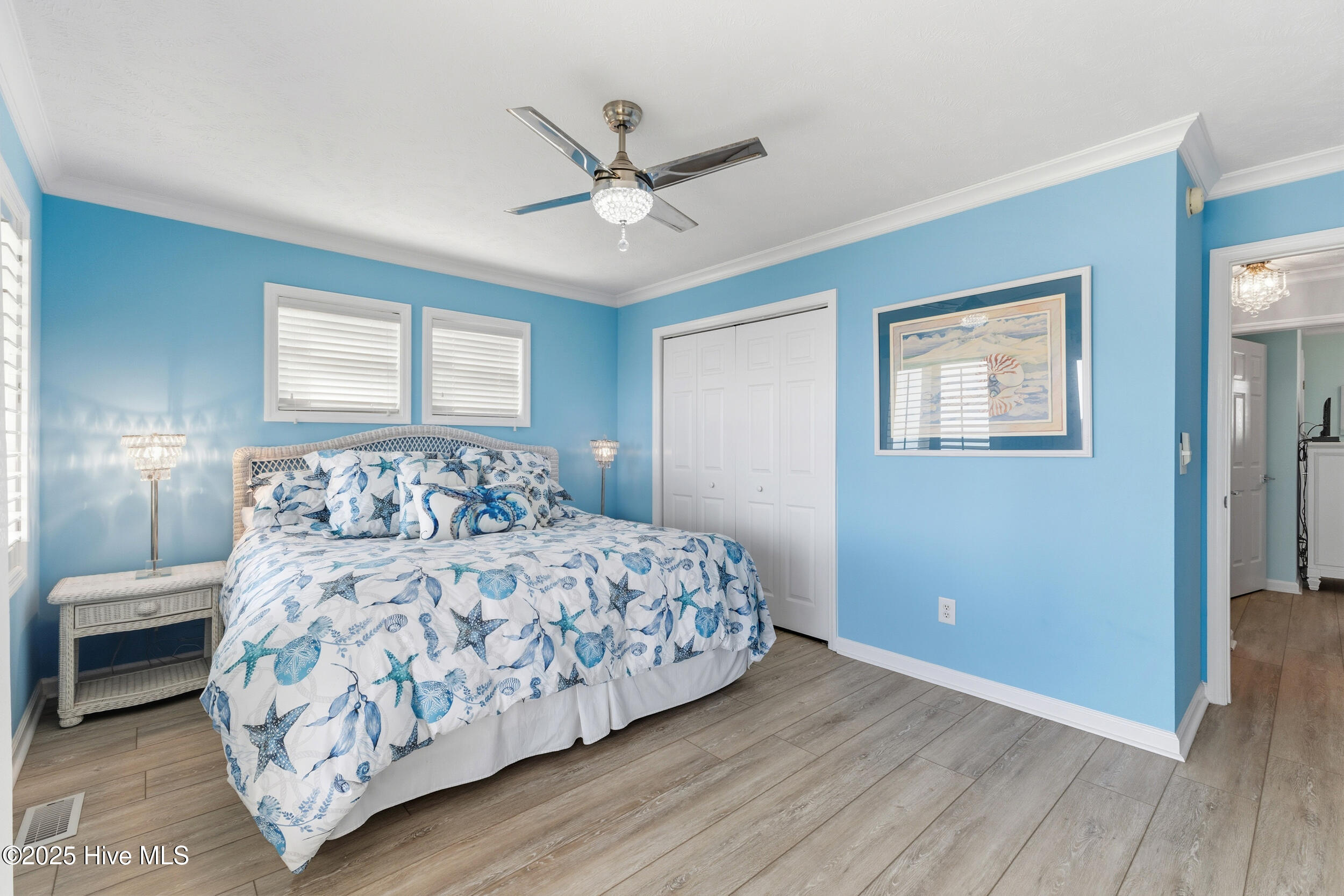 100535212 | Photo 26