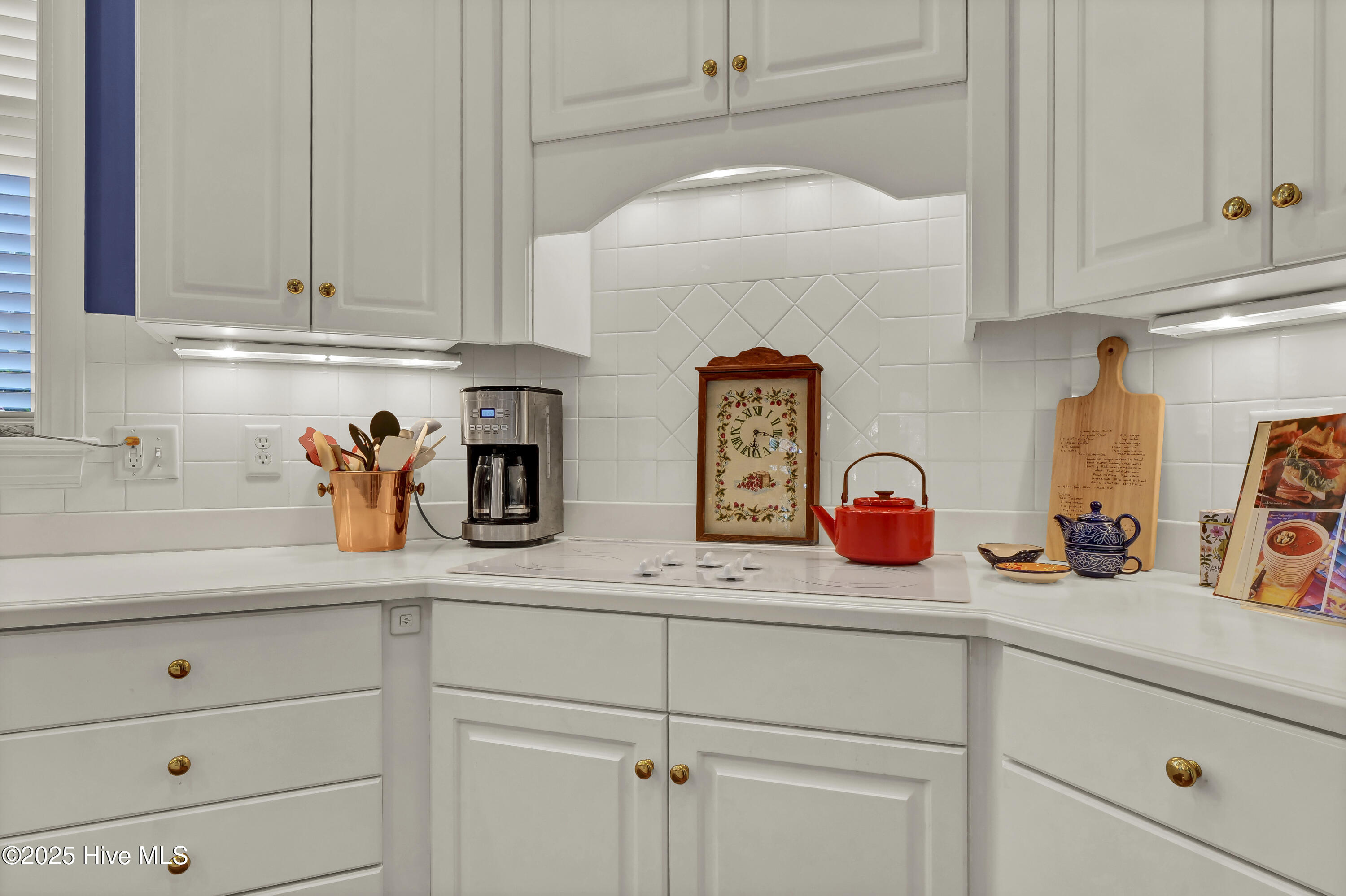 100559823 | Photo 23