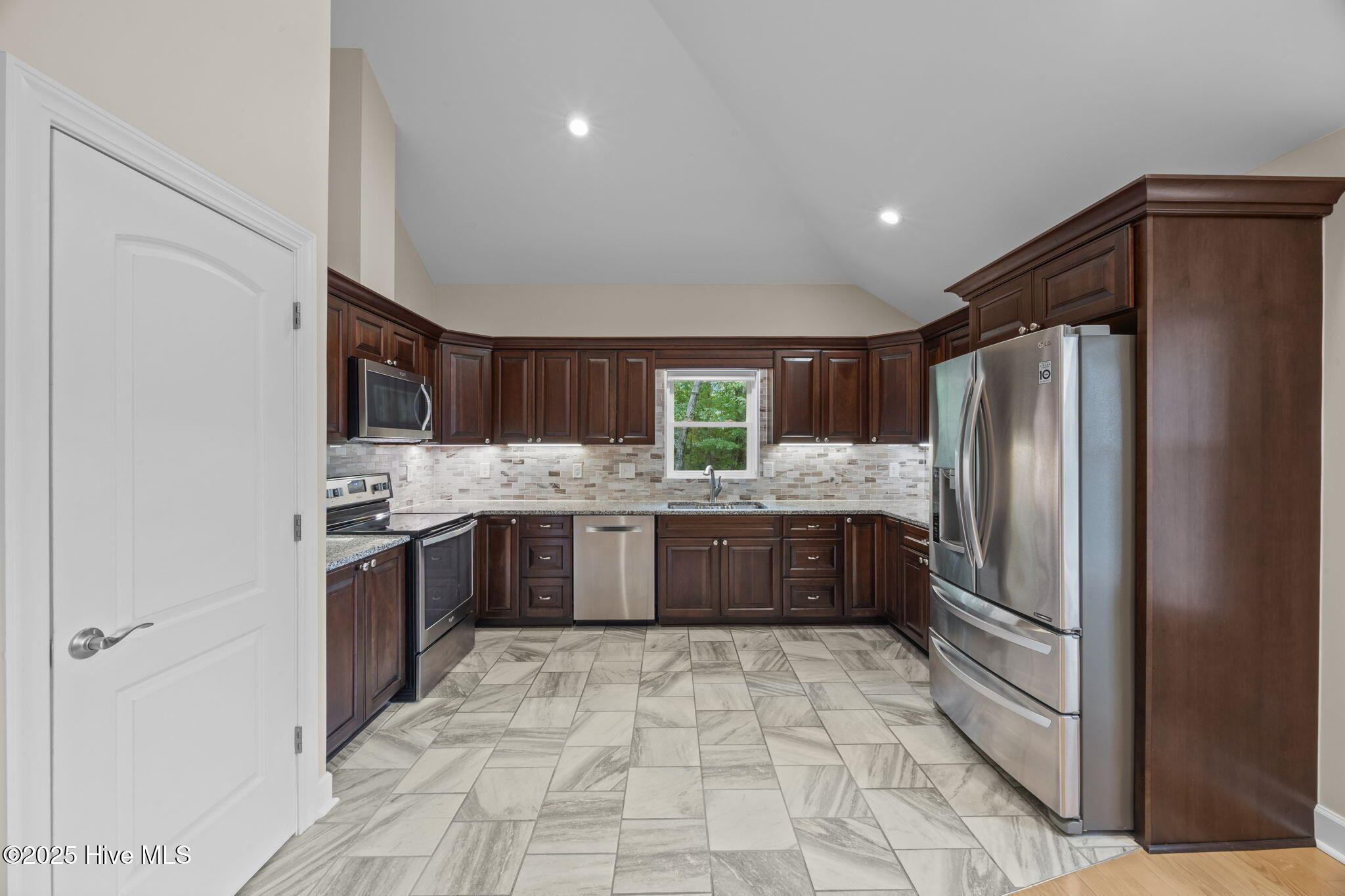 402 Whittaker Point Road,Oriental