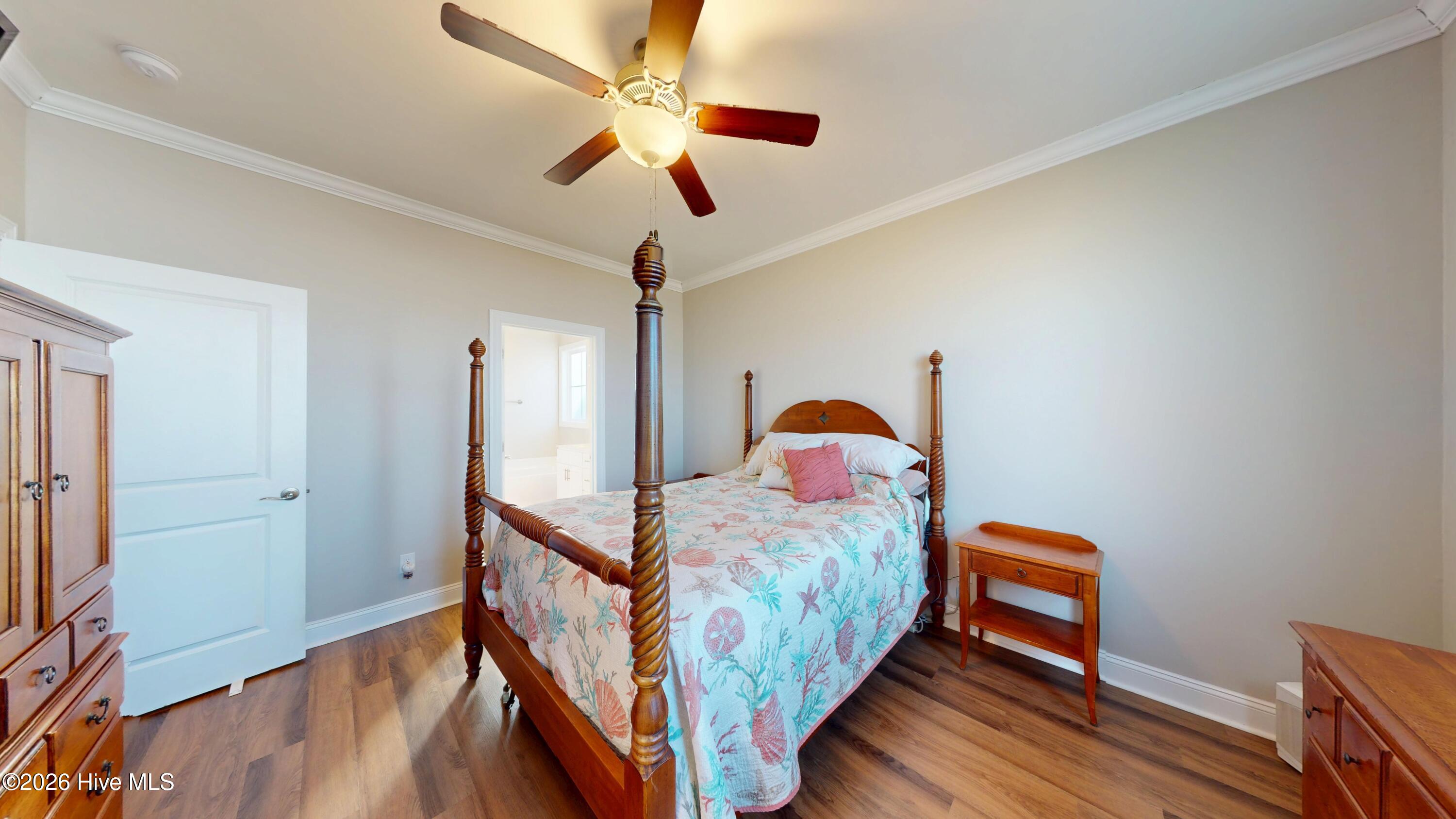 100547102 | Photo 35