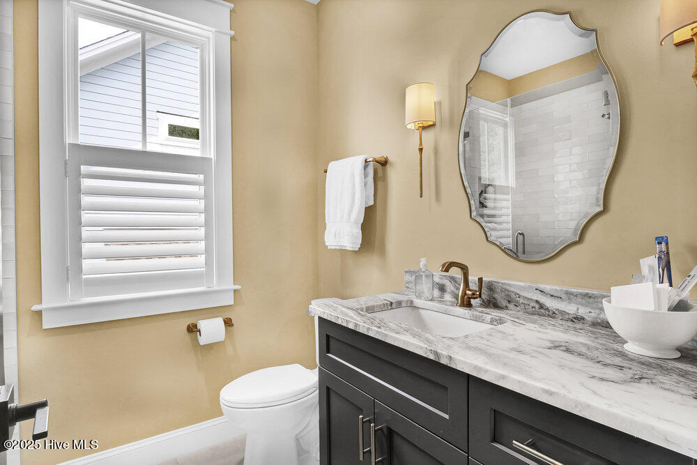 100534393 | Photo 44