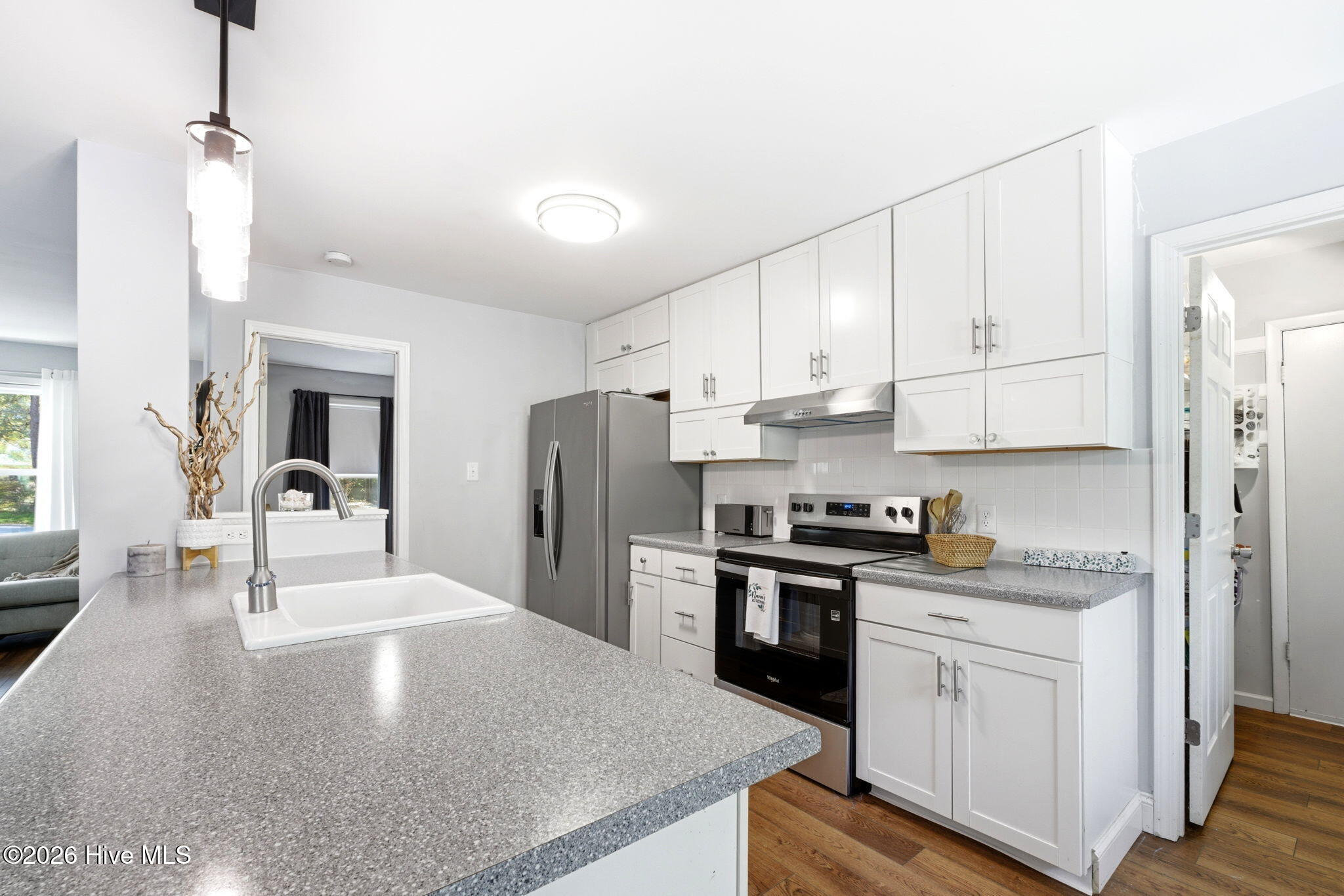 100564618 | Photo 23