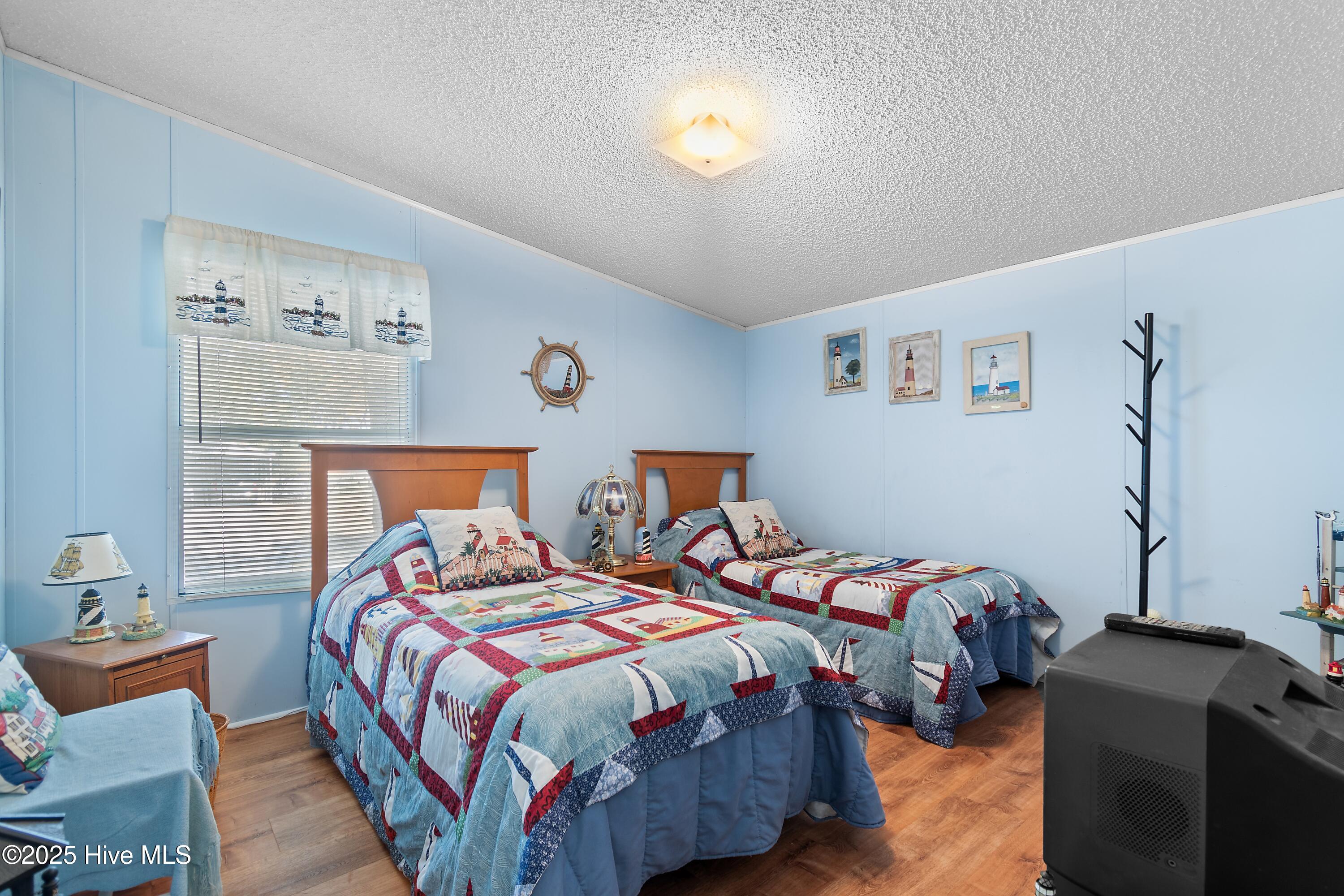 100541148 | Photo 27