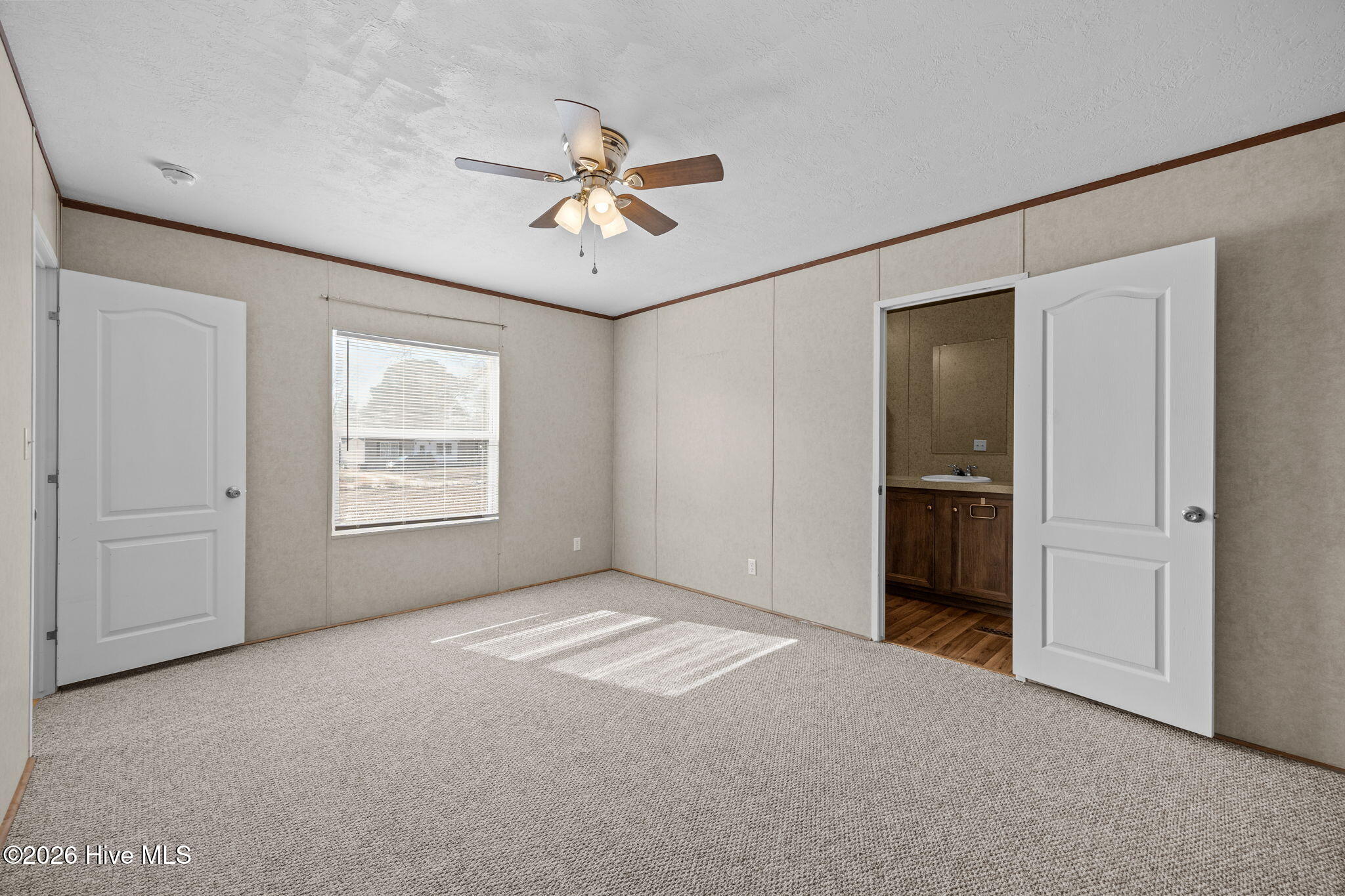 100551918 | Photo 22