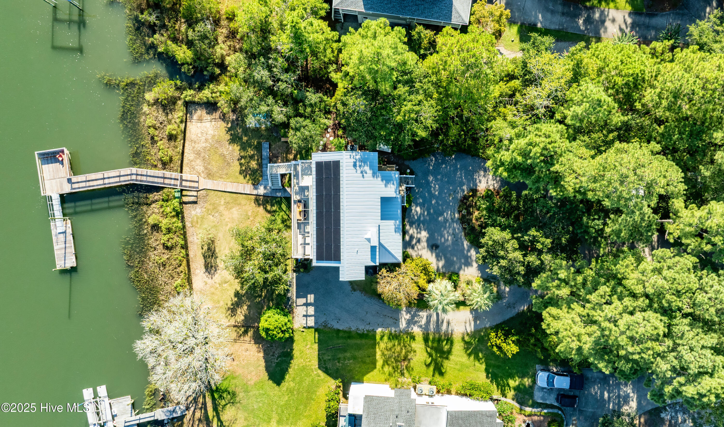 100540889 | Photo 46