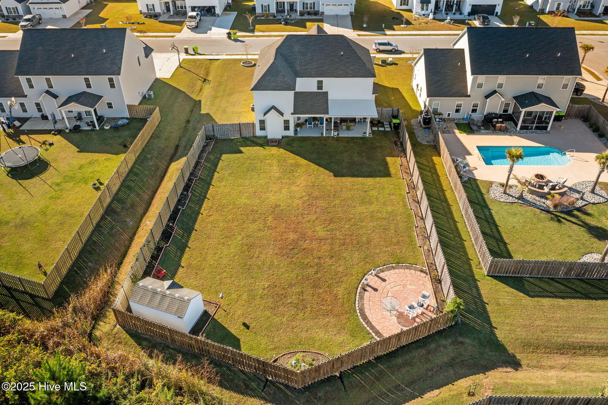 100539073 | Photo 46