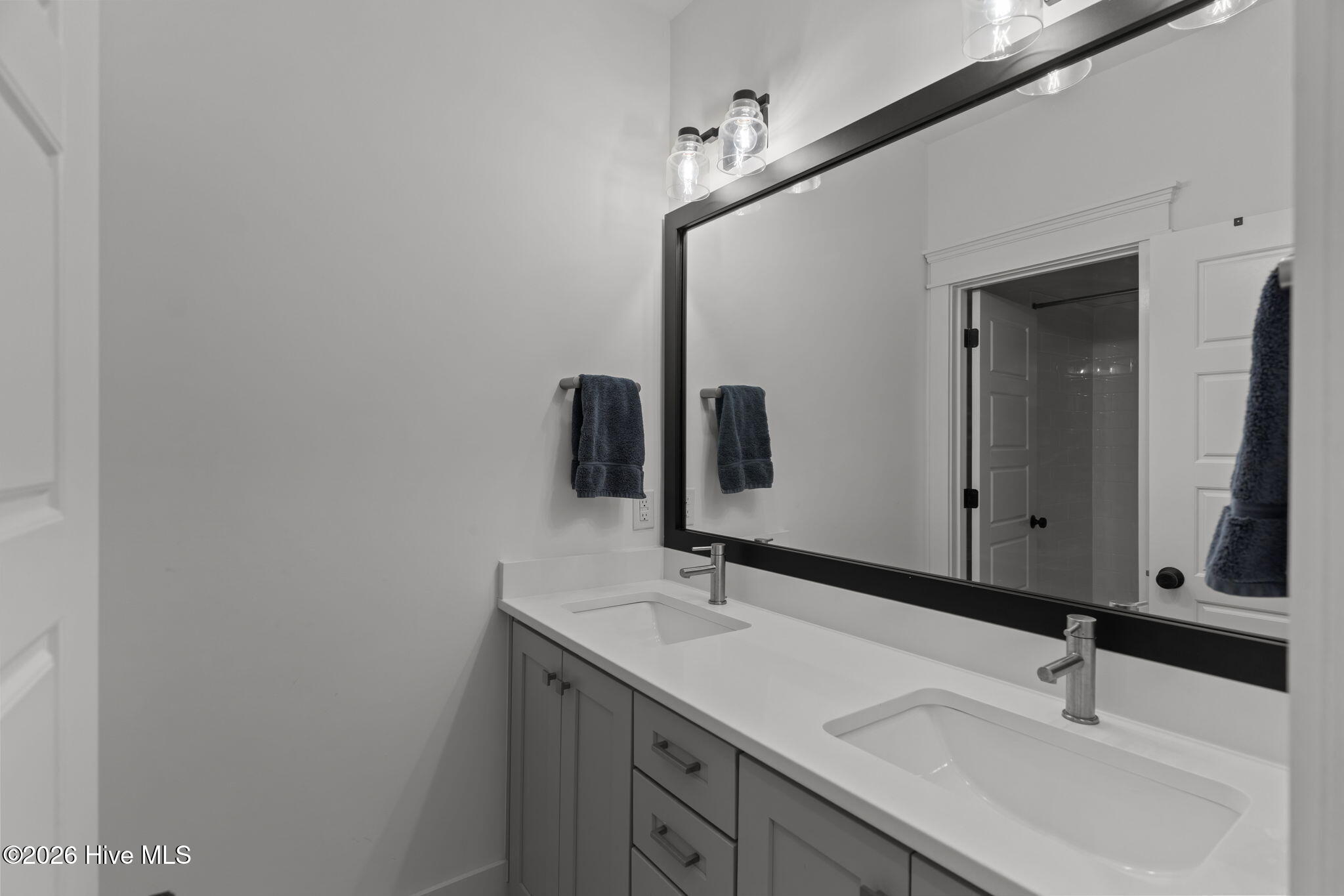 100552247 | Photo 36