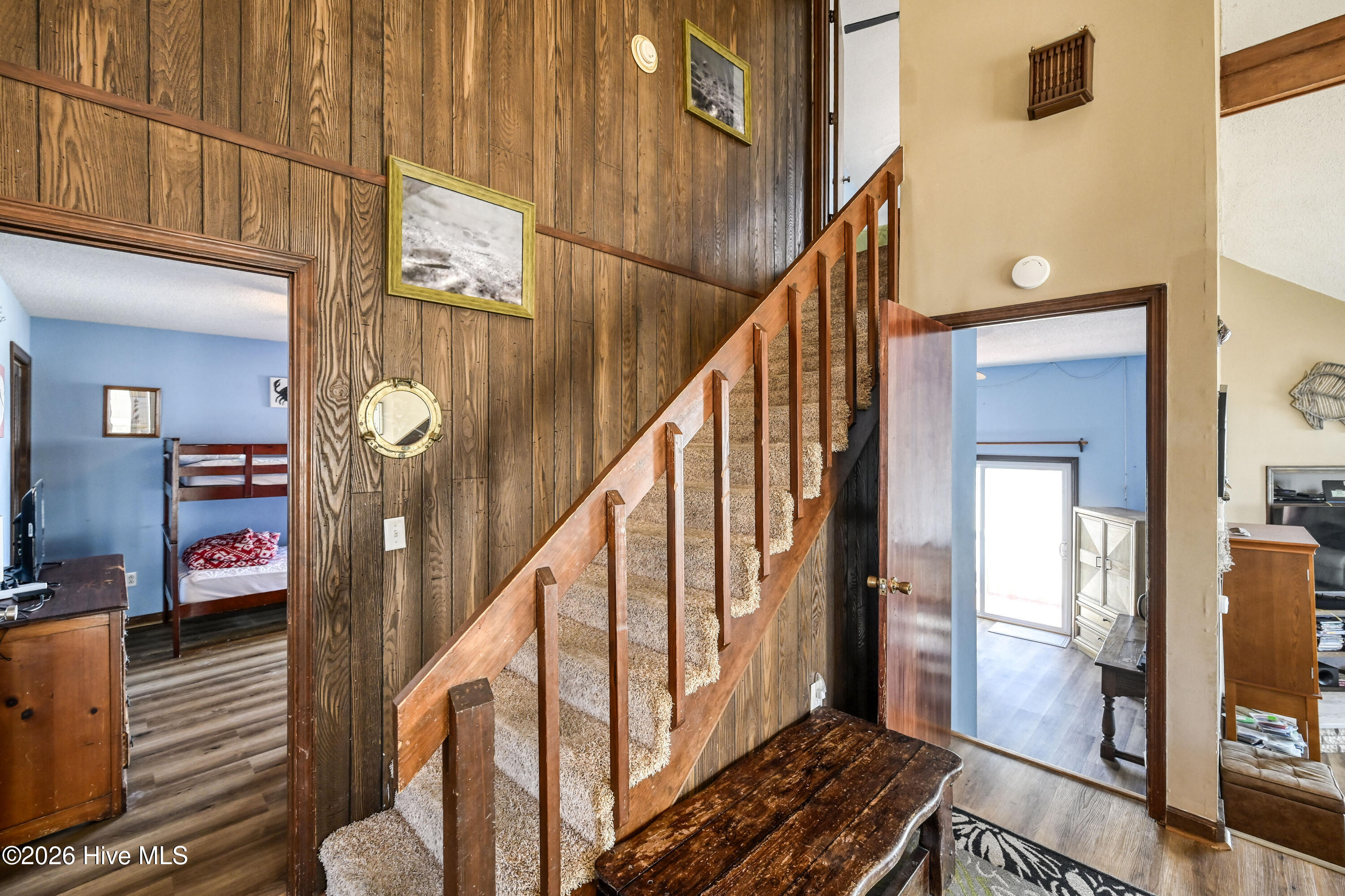 100557799 | Photo 22