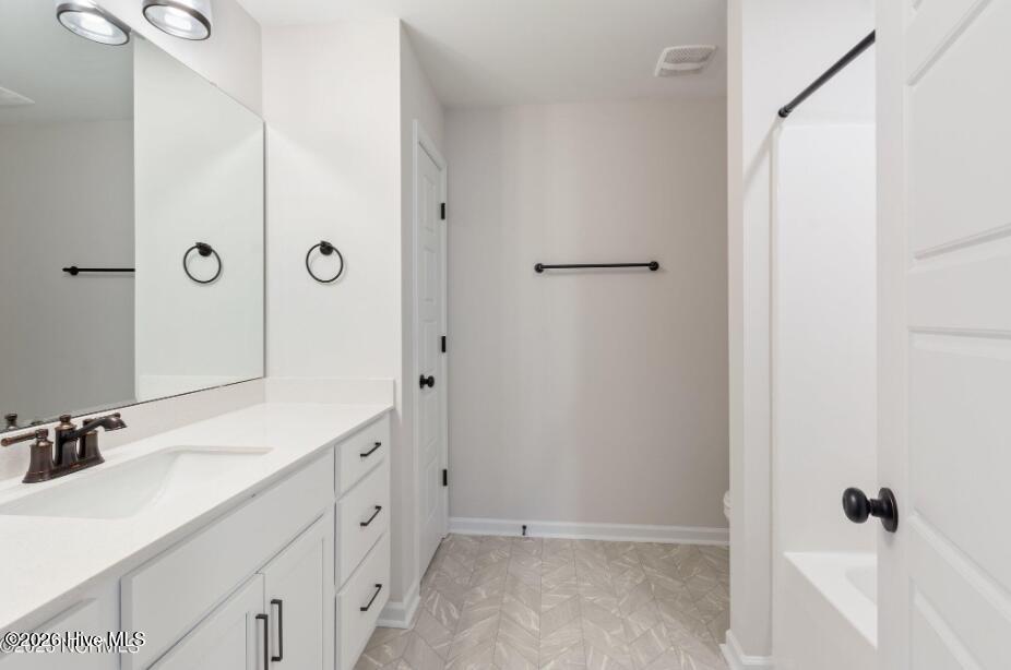 100549464 | Photo 25