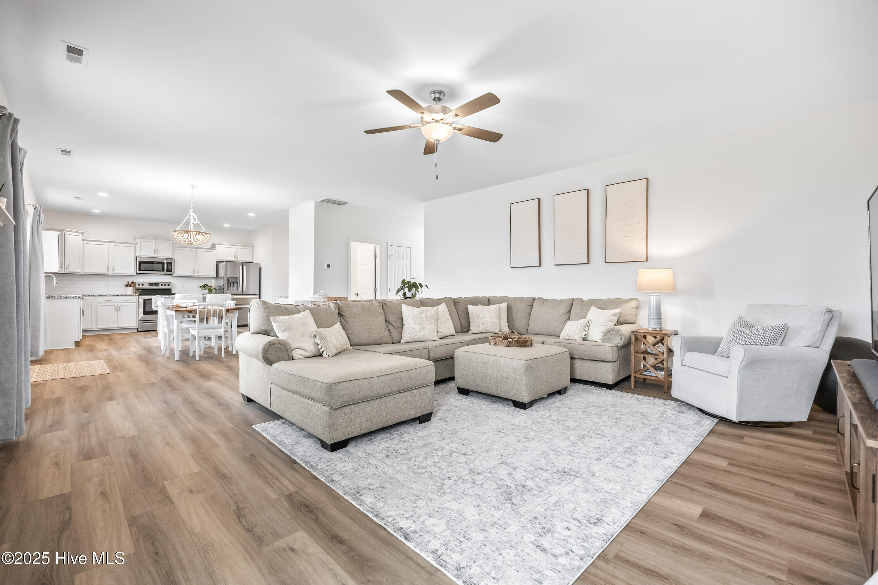 100559714 | Photo 19