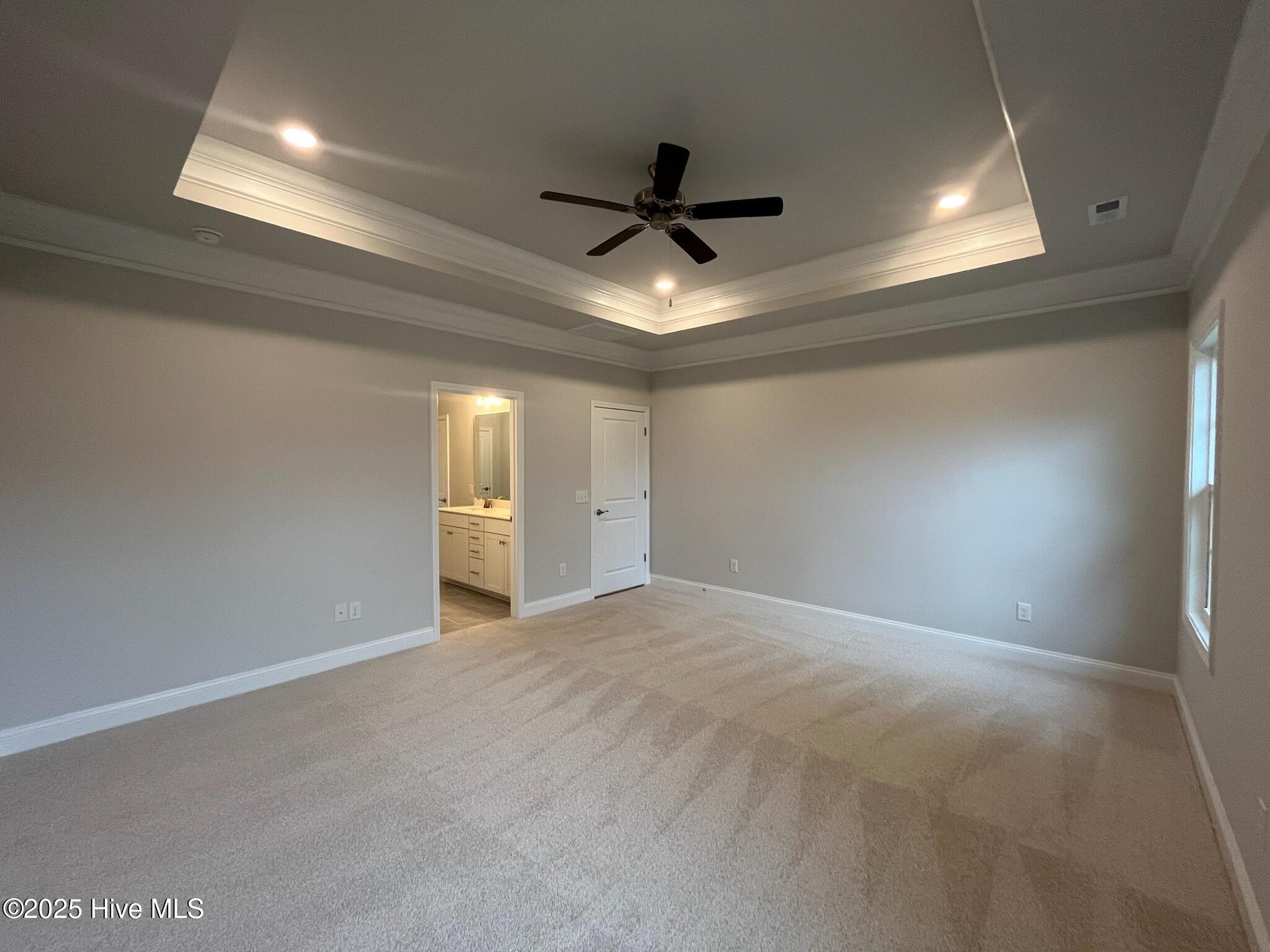 100447887 | Photo 23