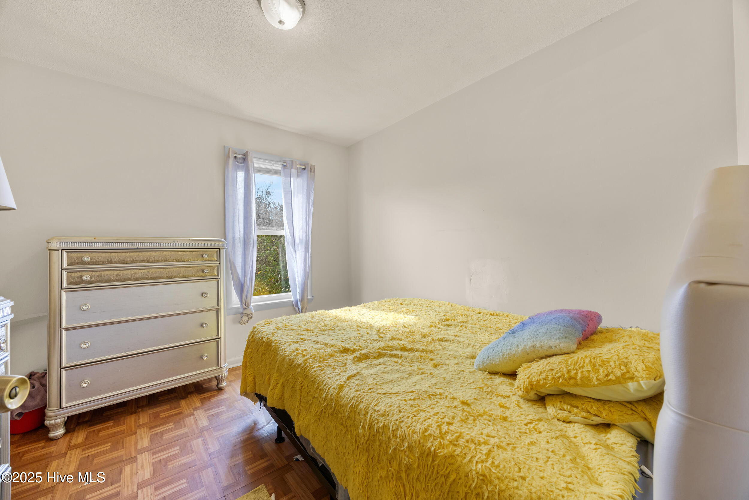 100541005 | Photo 17