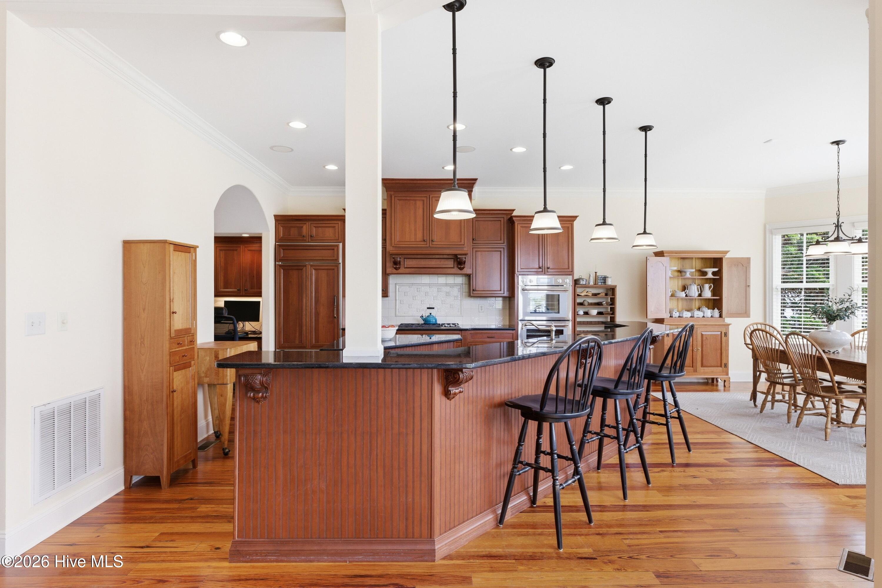 100564058 | Photo 20