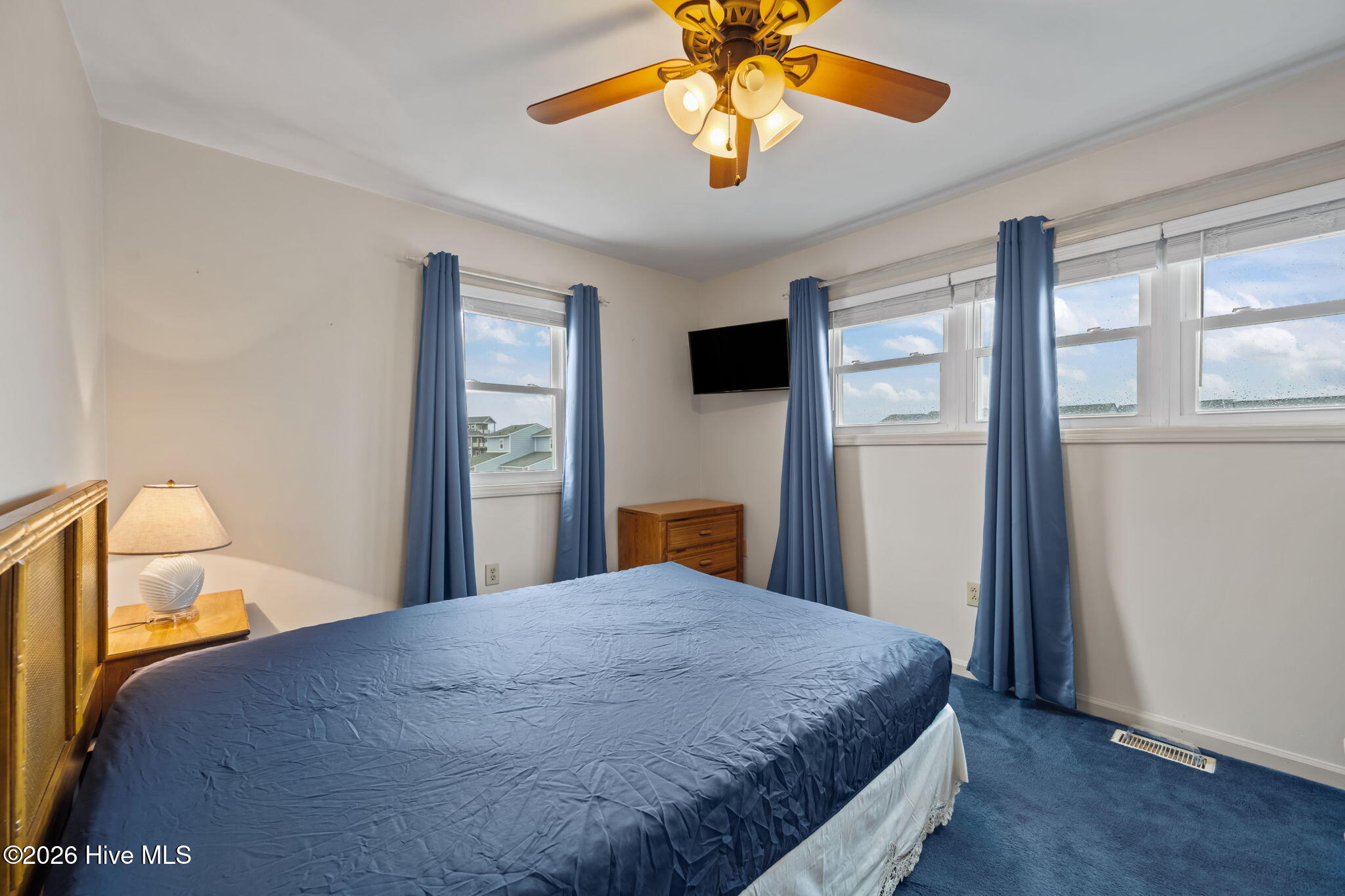 100560354 | Photo 28