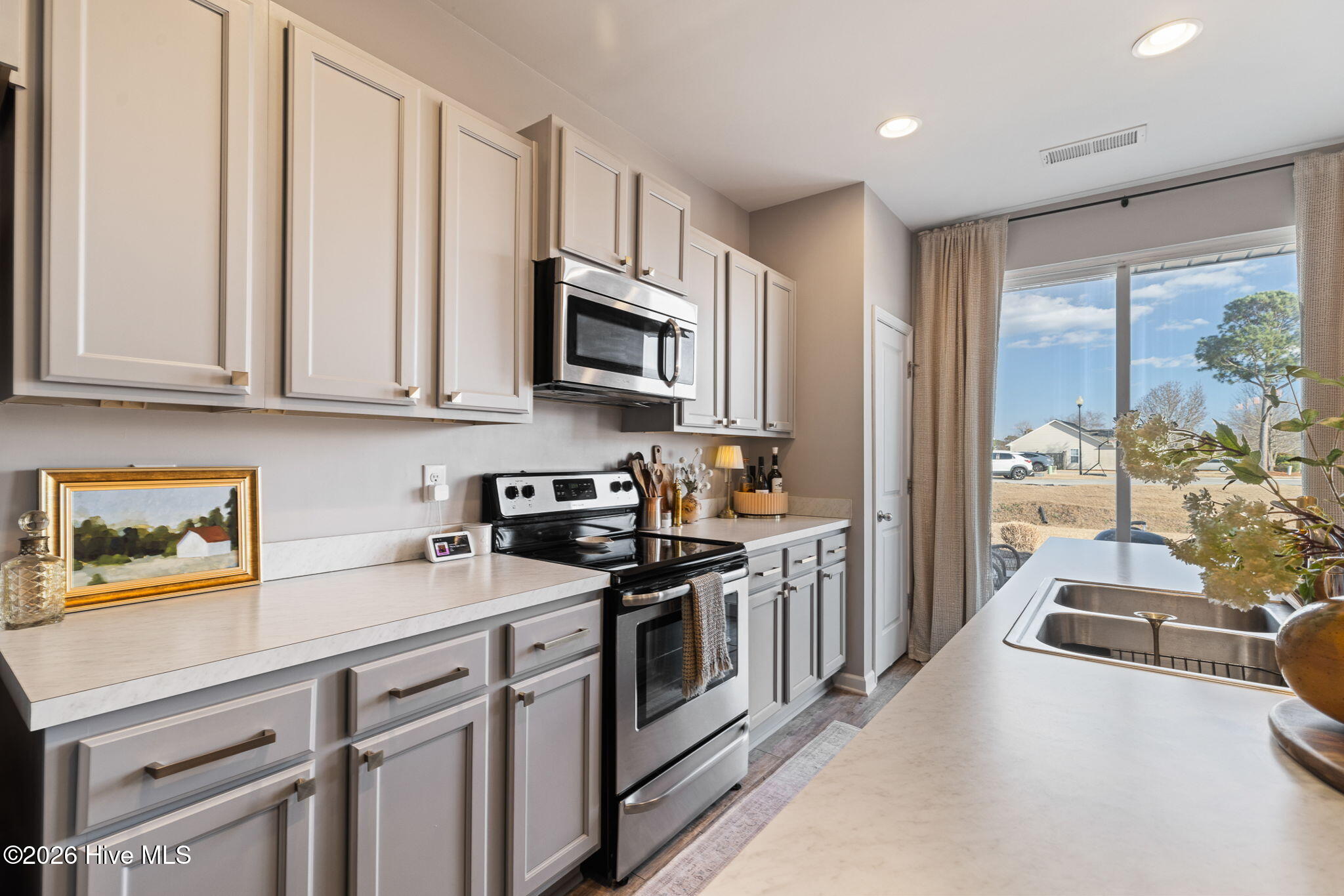 100556686 | Photo 14