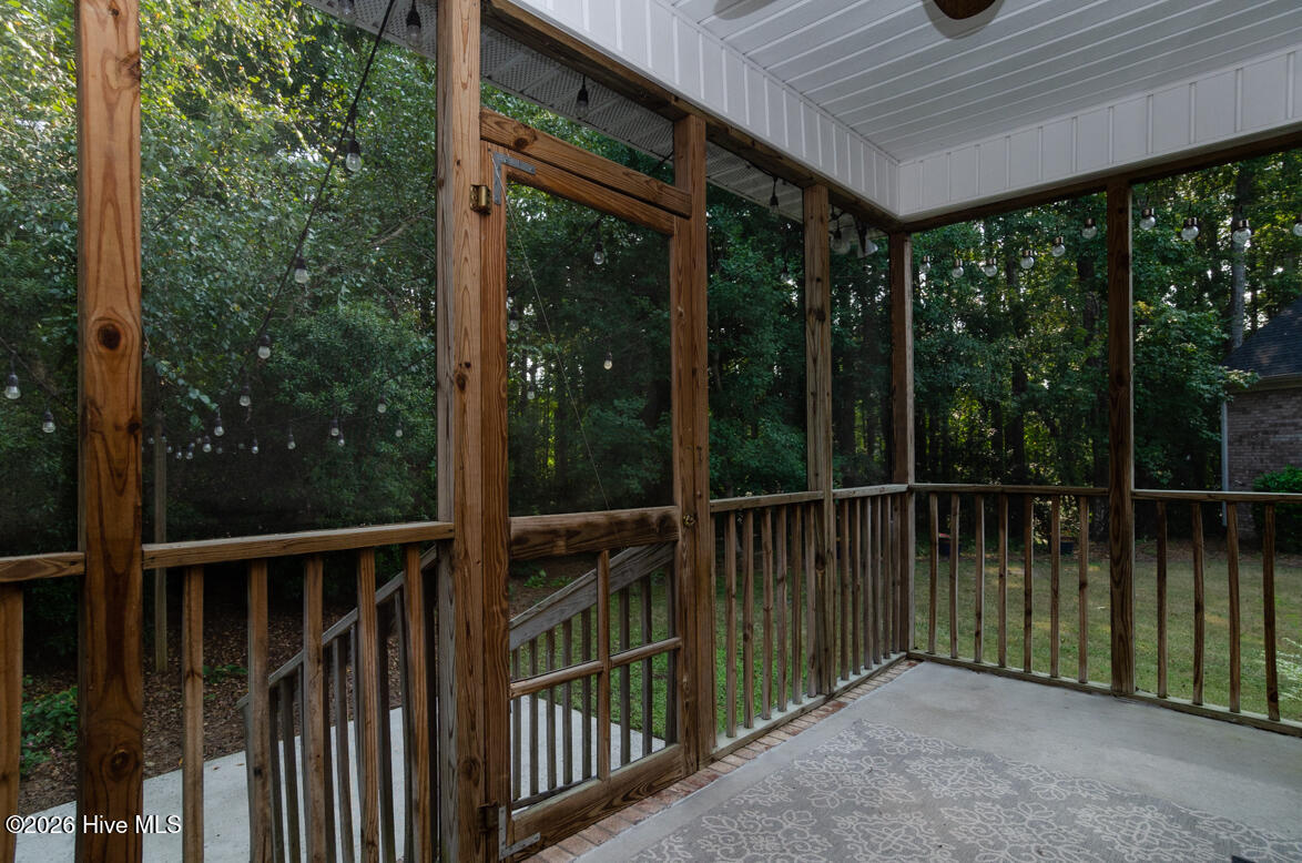 100553134 | Photo 30