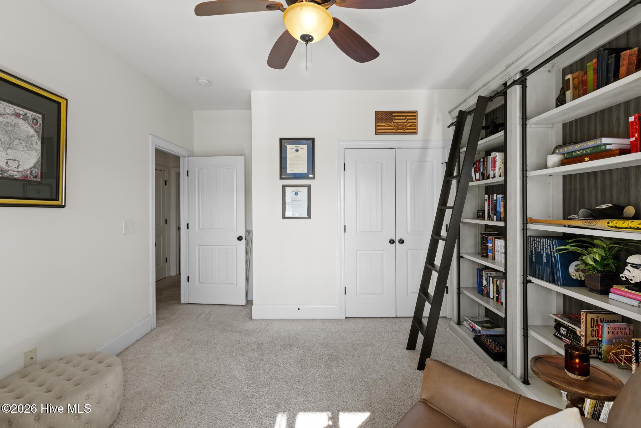 100555770 | Photo 38