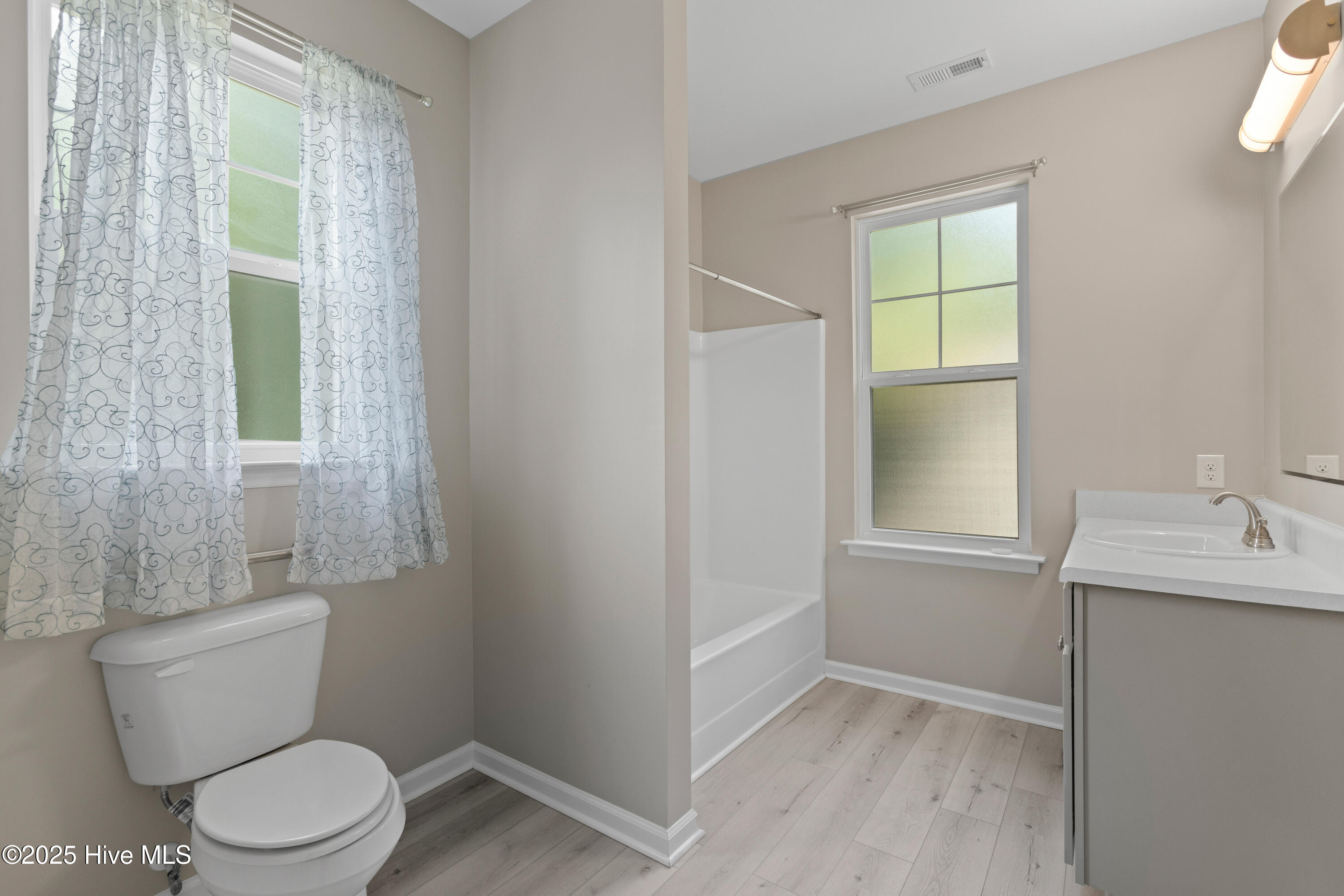 100516576 | Photo 13