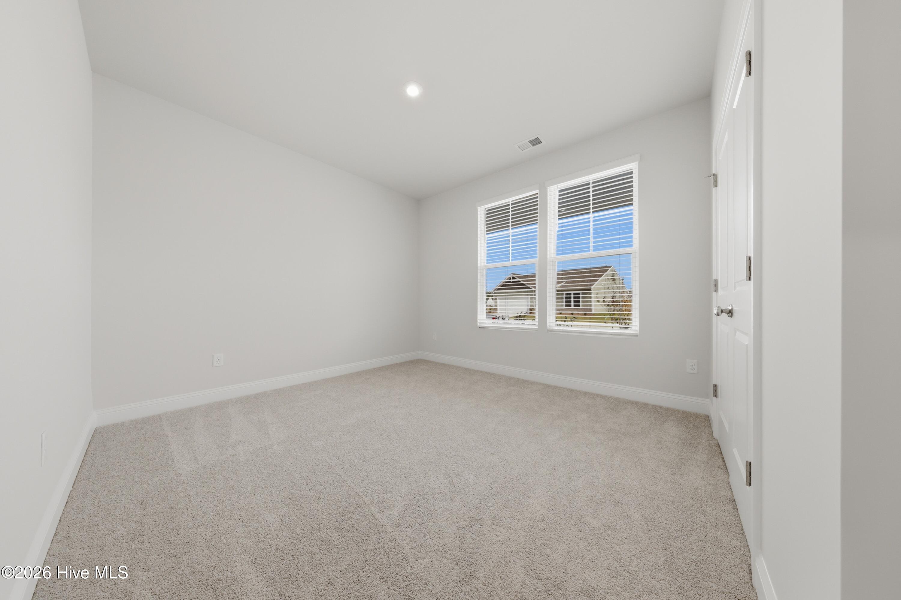 100563139 | Photo 13