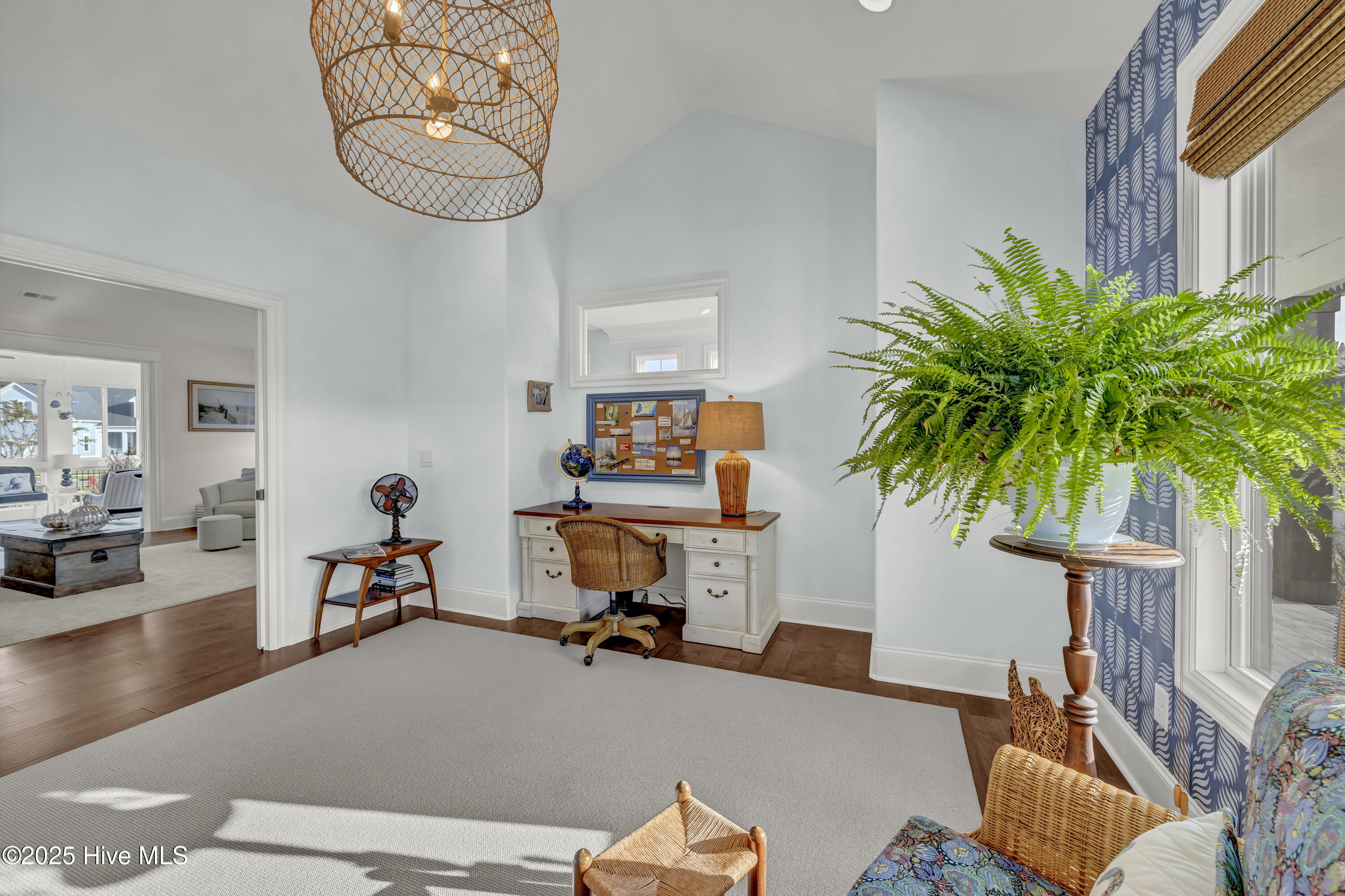 100557399 | Photo 18