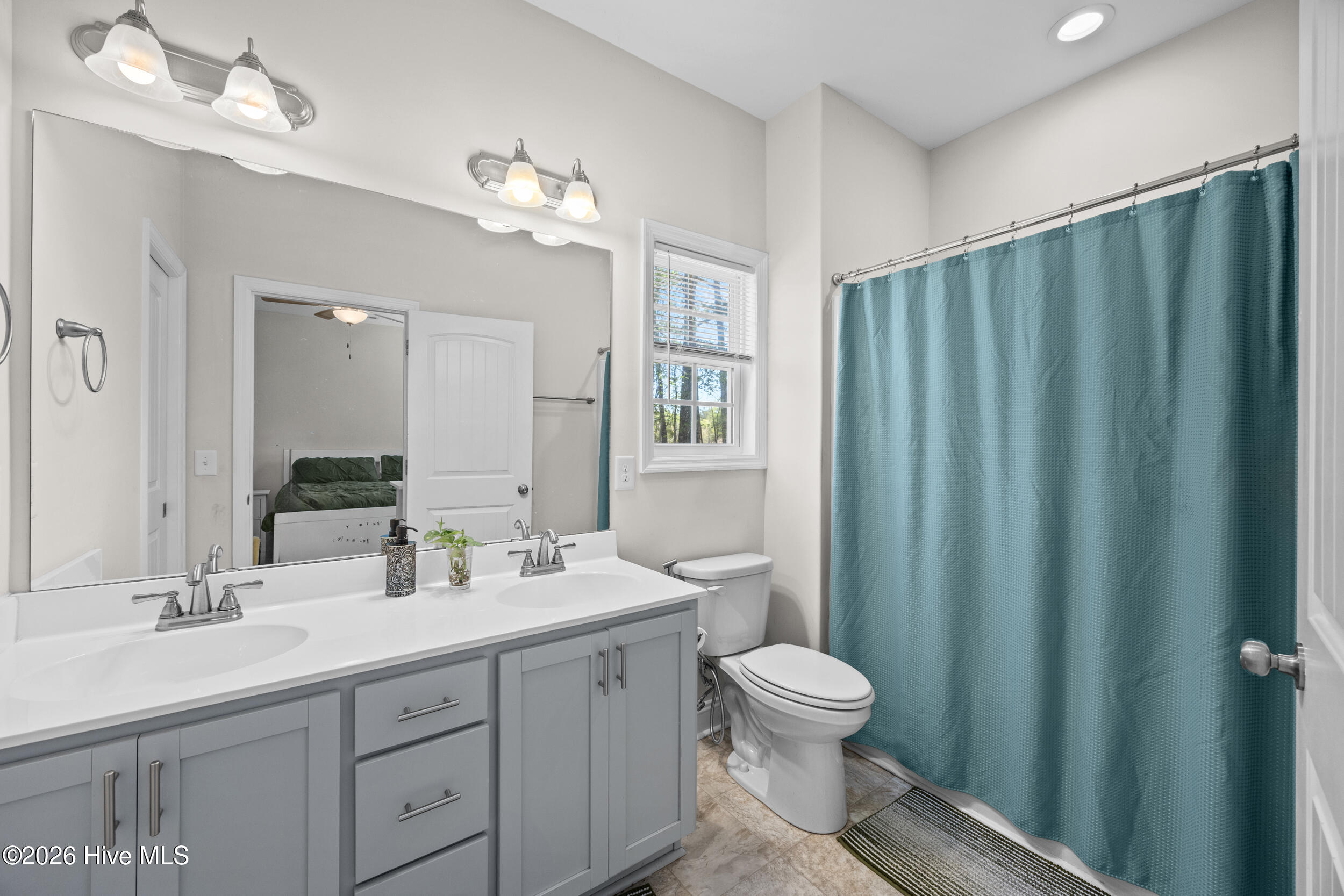 100566658 | Photo 18