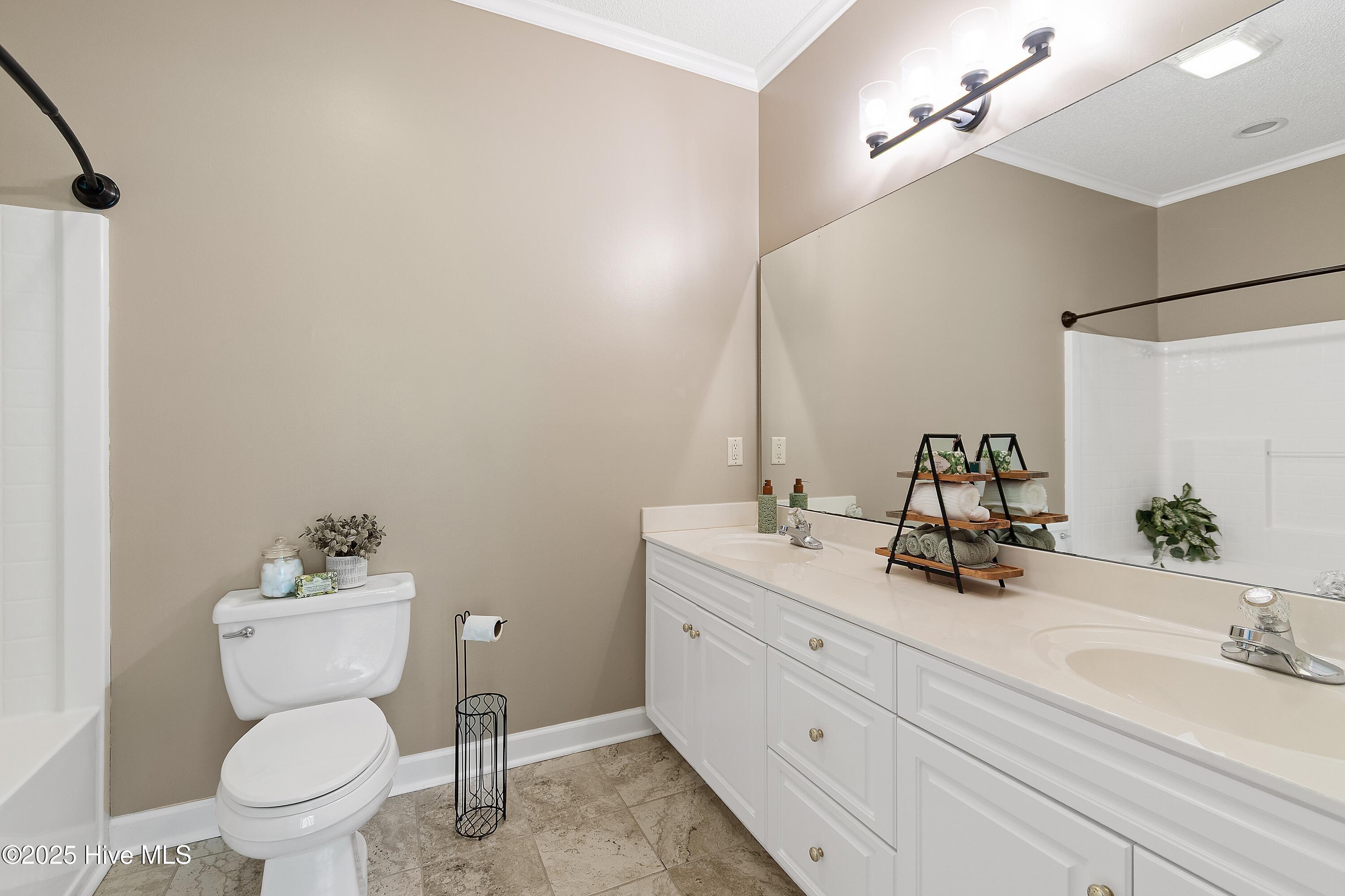 100509248 | Photo 22