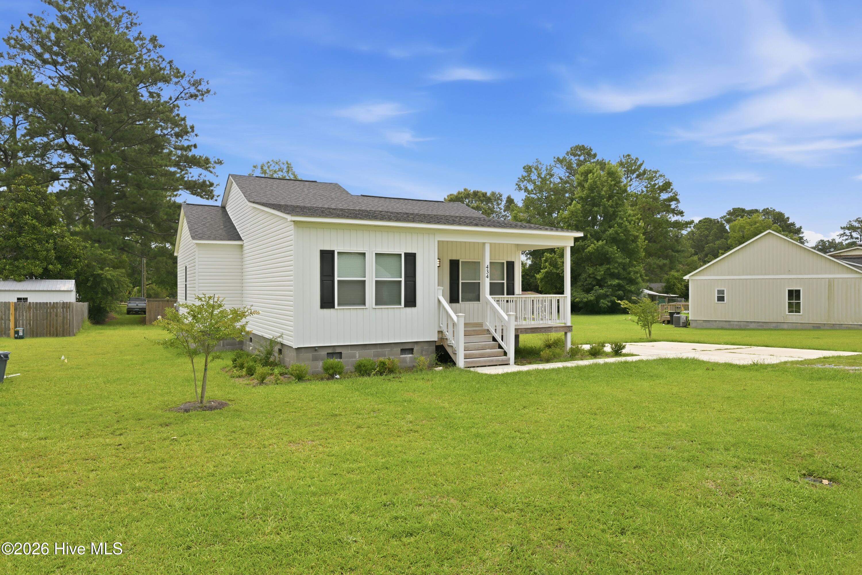Exterior photo of 434 Fowle Street, Vanceboro, NC 28586. MLS: 100585882