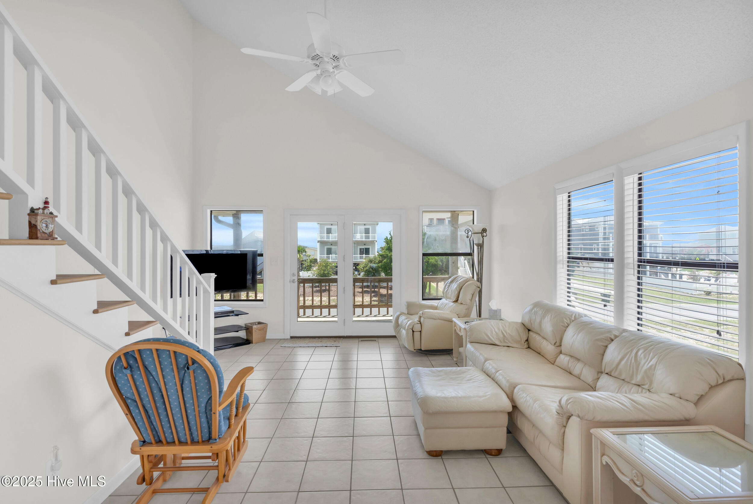 100521626 | Photo 12