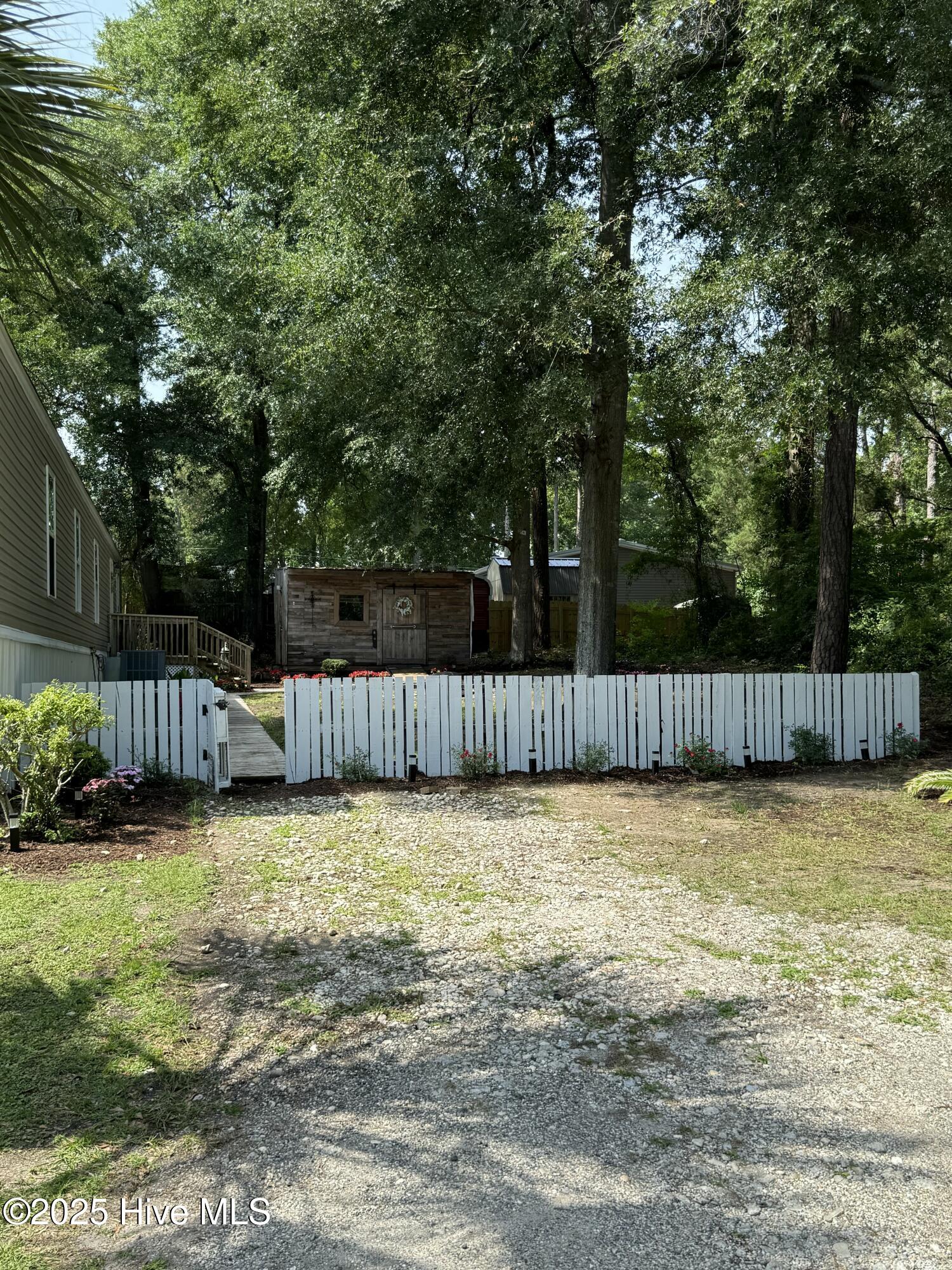 100517636 | Photo 36