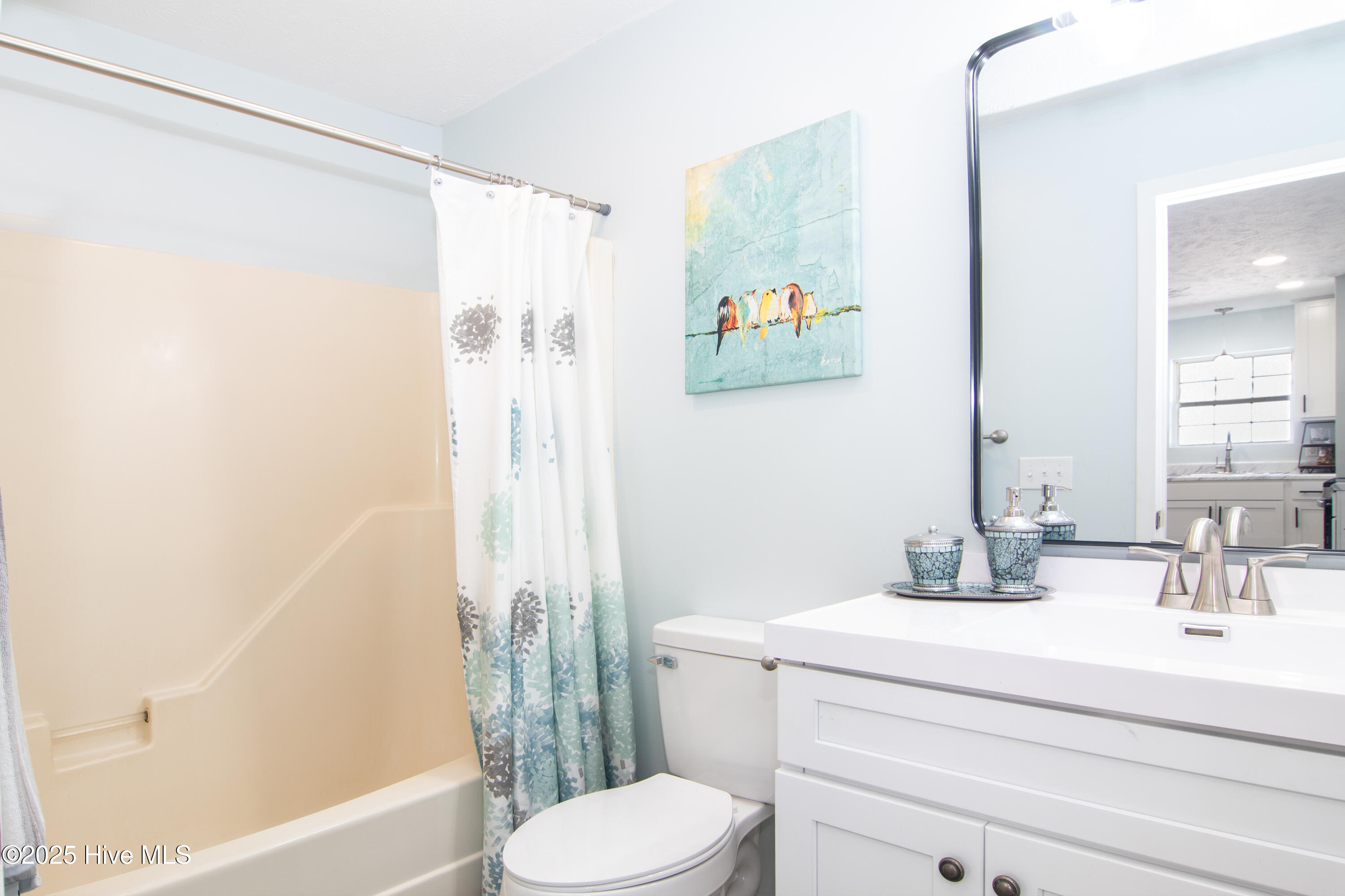 100546709 | Photo 16