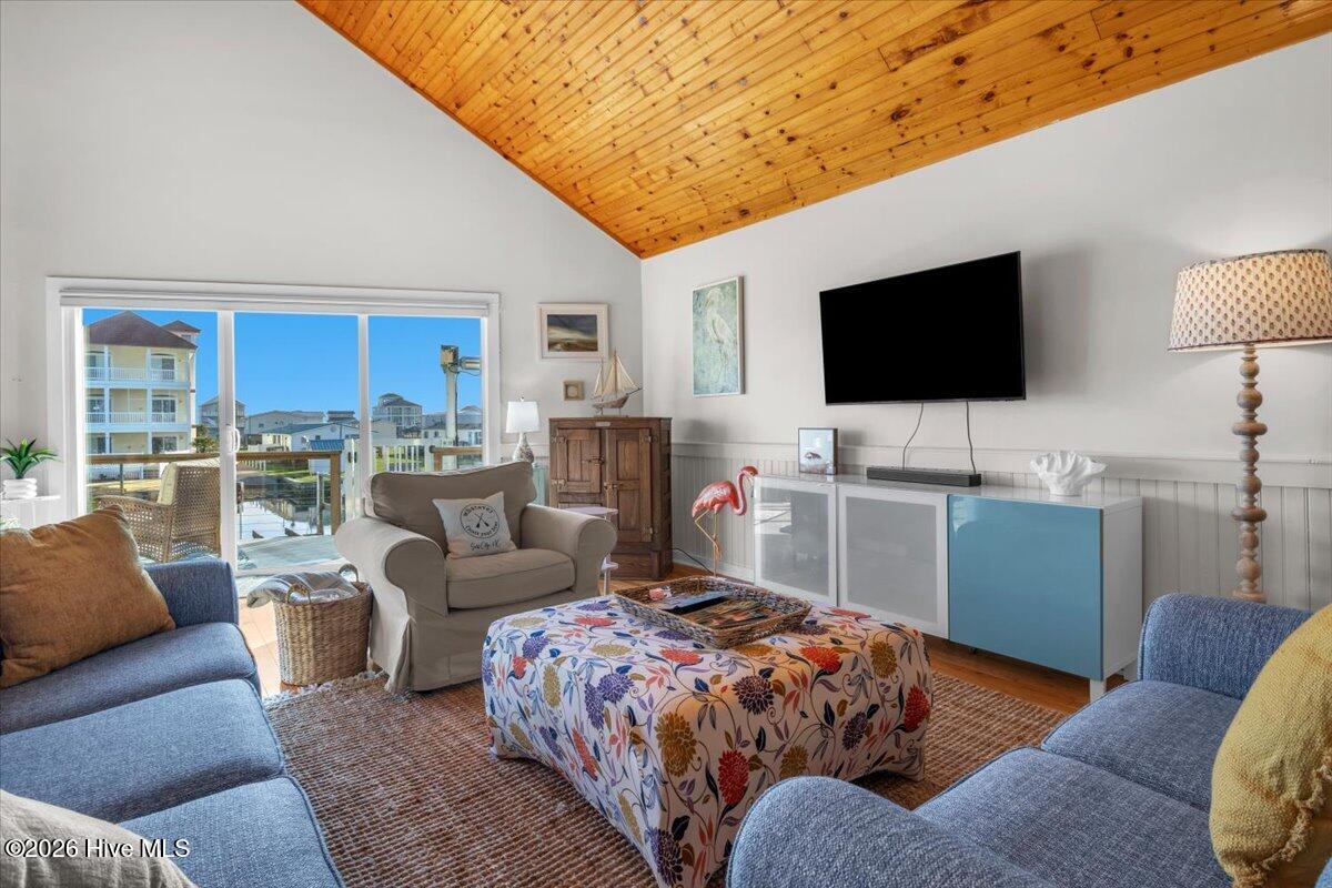 100559850 | Photo 16